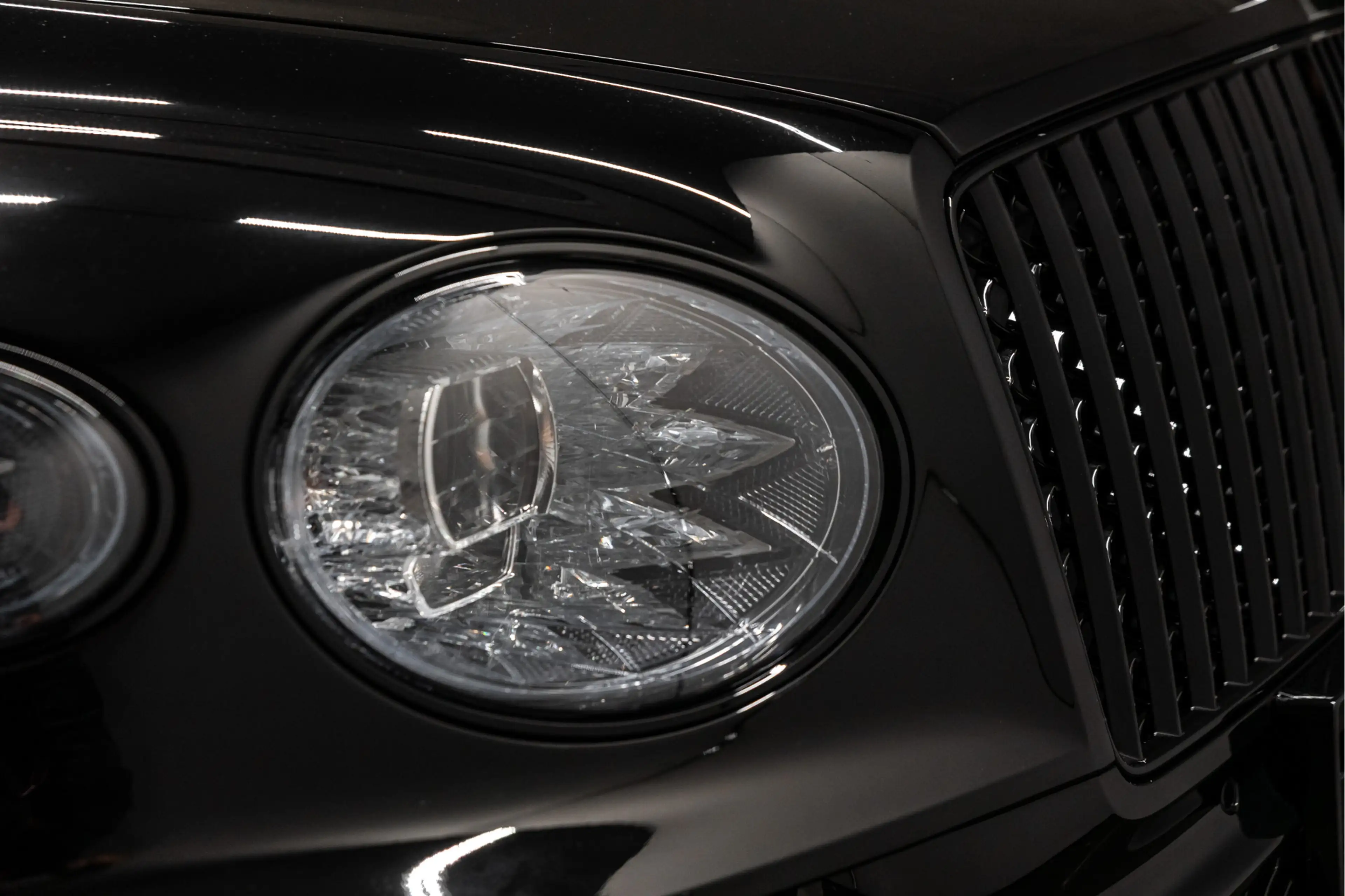Bentley Bentayga Azure Hybrid | Coming soon — photo 14
