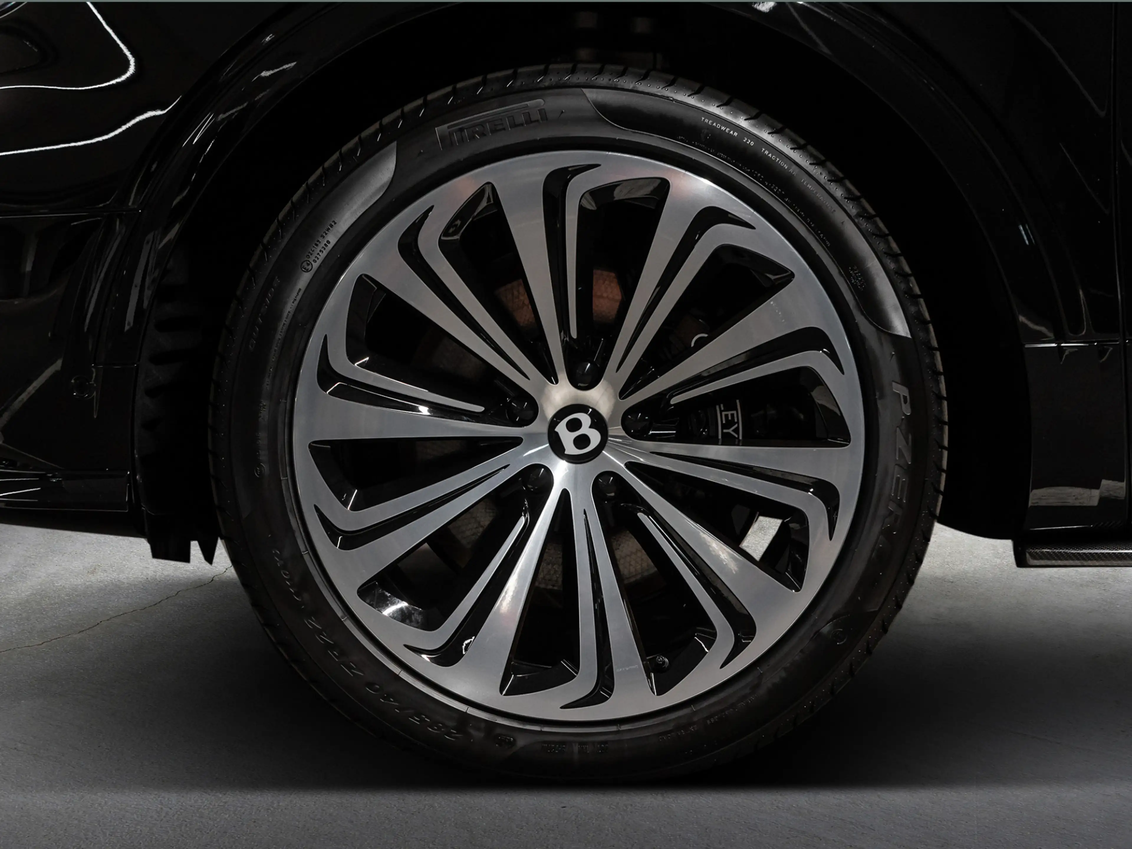 Bentley Bentayga Azure Hybrid | Coming soon — photo 8