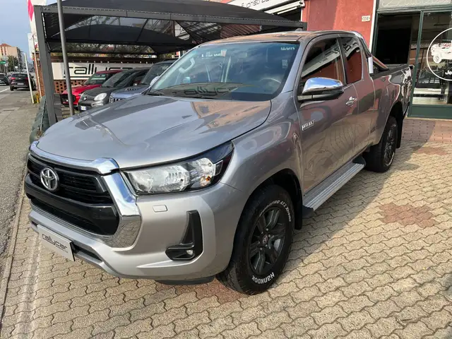Toyota Hilux Hilux 2.4 d-4d Extra cab 4wd come nuovo