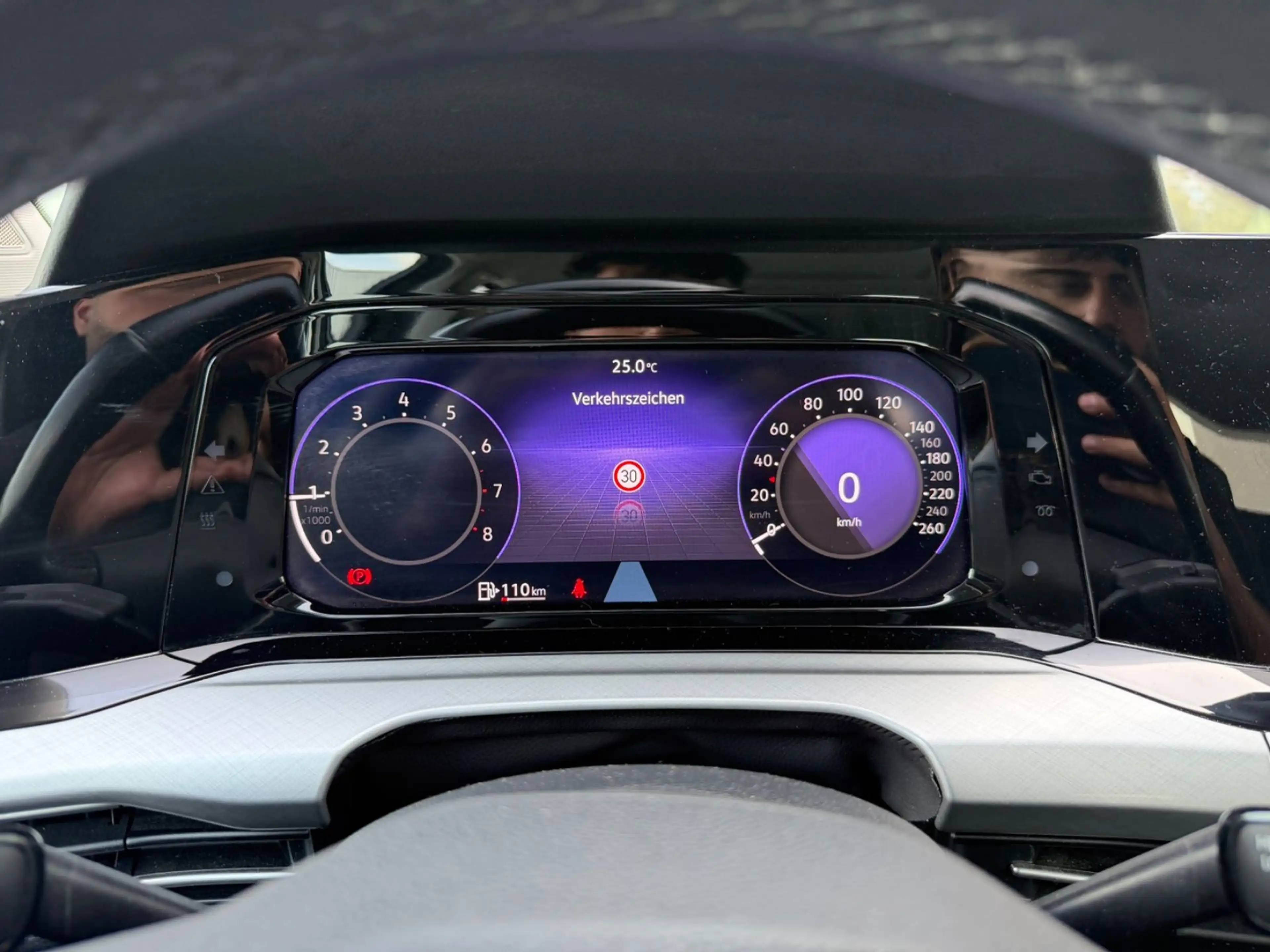 Volkswagen Golf VIII 1.5 TSI Life ACC NAVI LED SHZ PDC ALU — photo 15