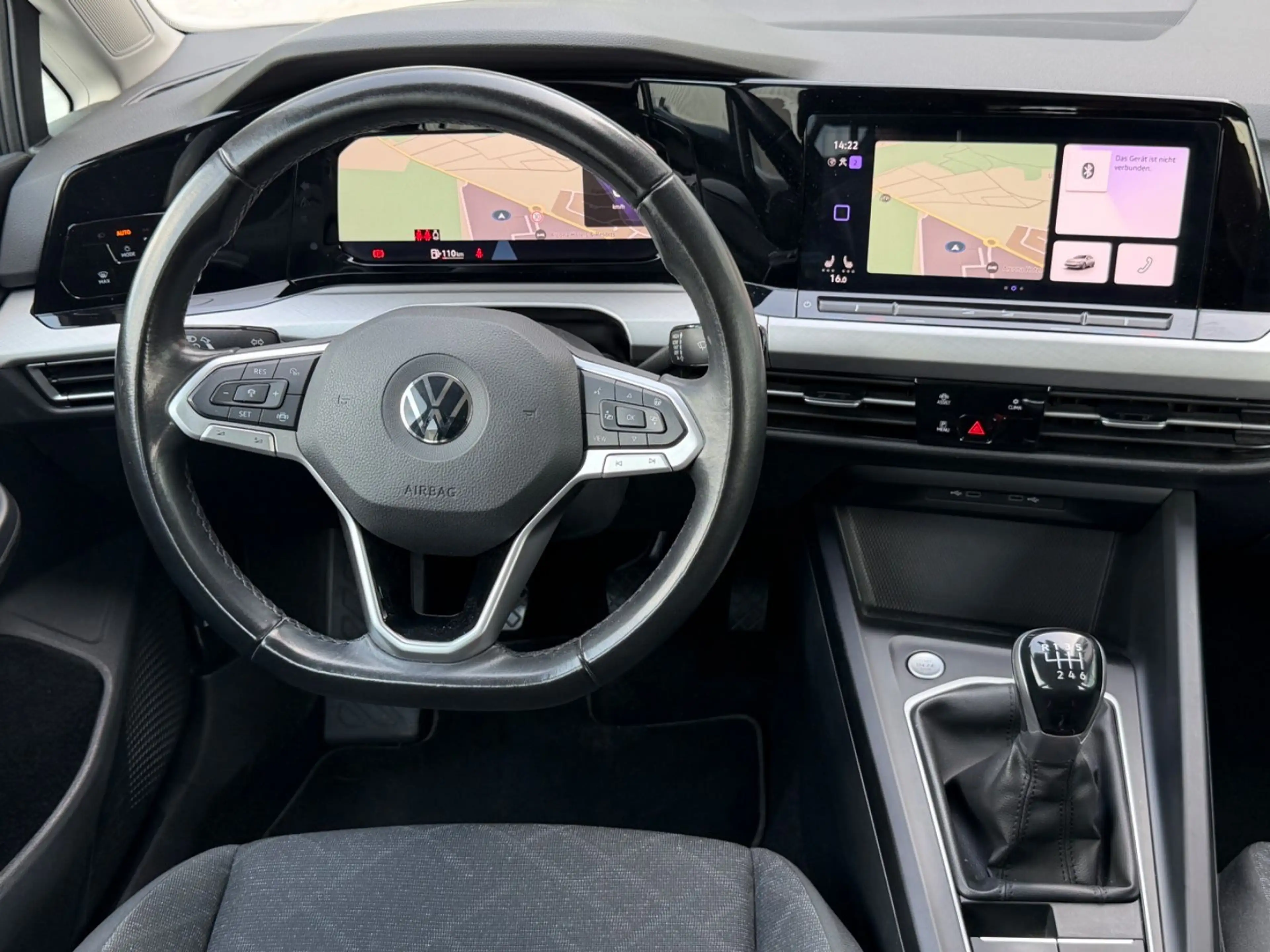 Volkswagen Golf VIII 1.5 TSI Life ACC NAVI LED SHZ PDC ALU — photo 11
