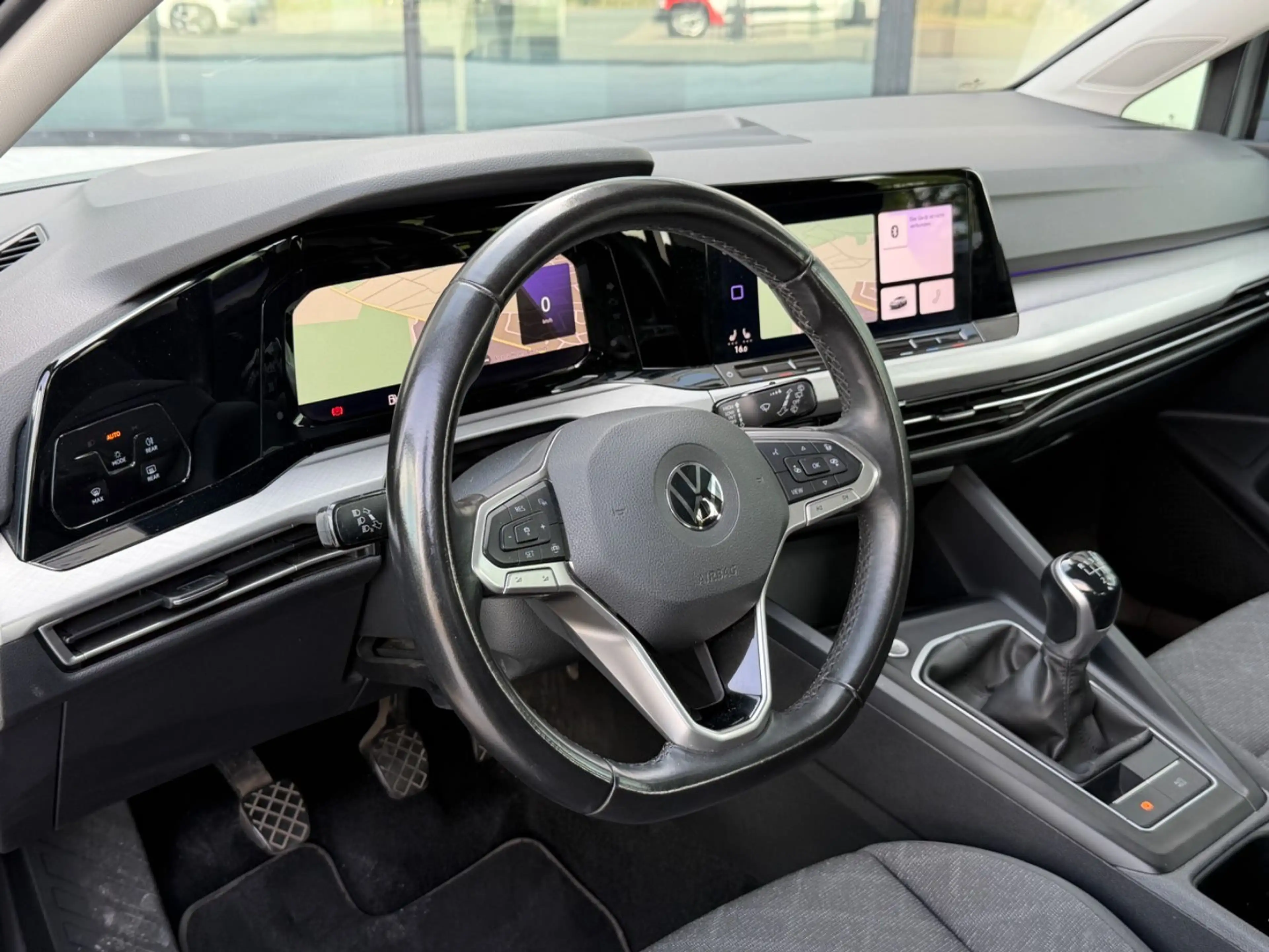 Volkswagen Golf VIII 1.5 TSI Life ACC NAVI LED SHZ PDC ALU — photo 9
