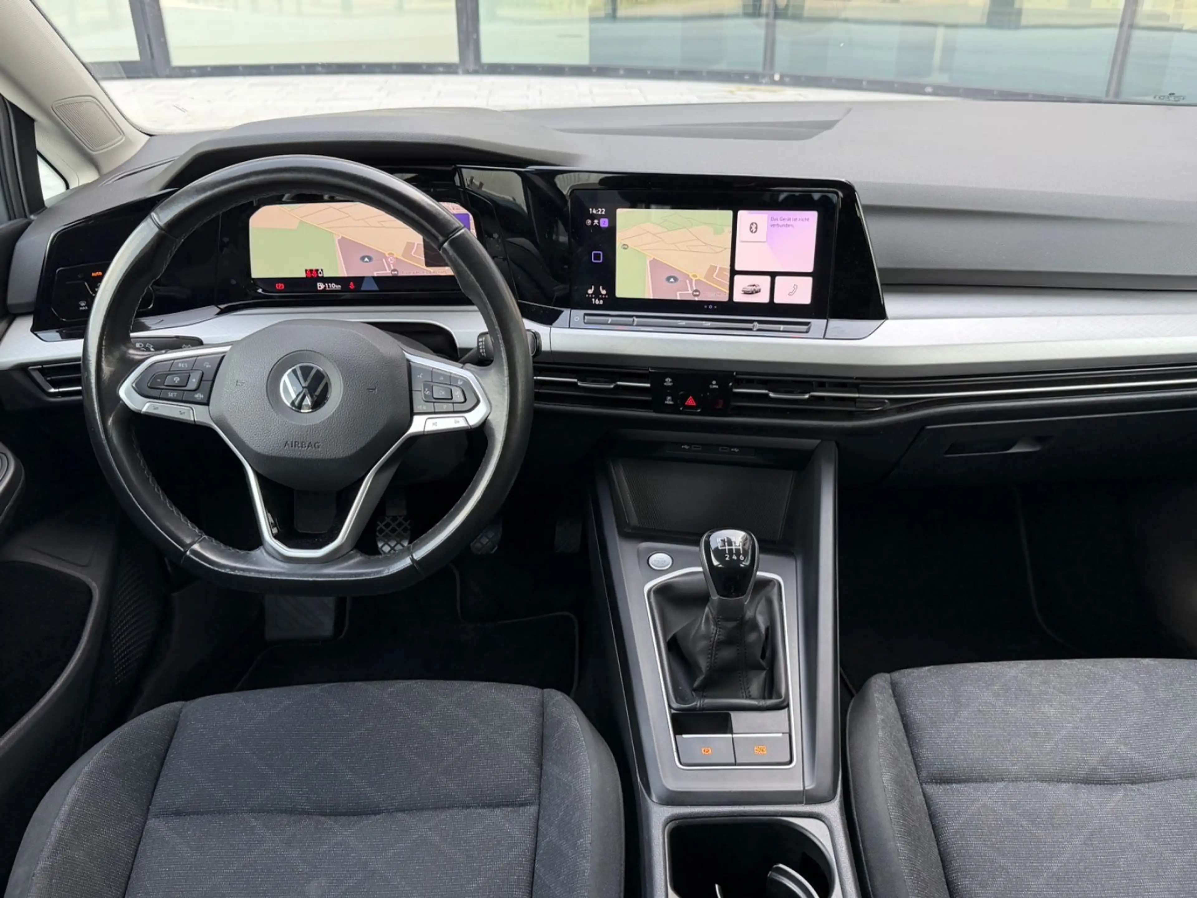 Volkswagen Golf VIII 1.5 TSI Life ACC NAVI LED SHZ PDC ALU — photo 10