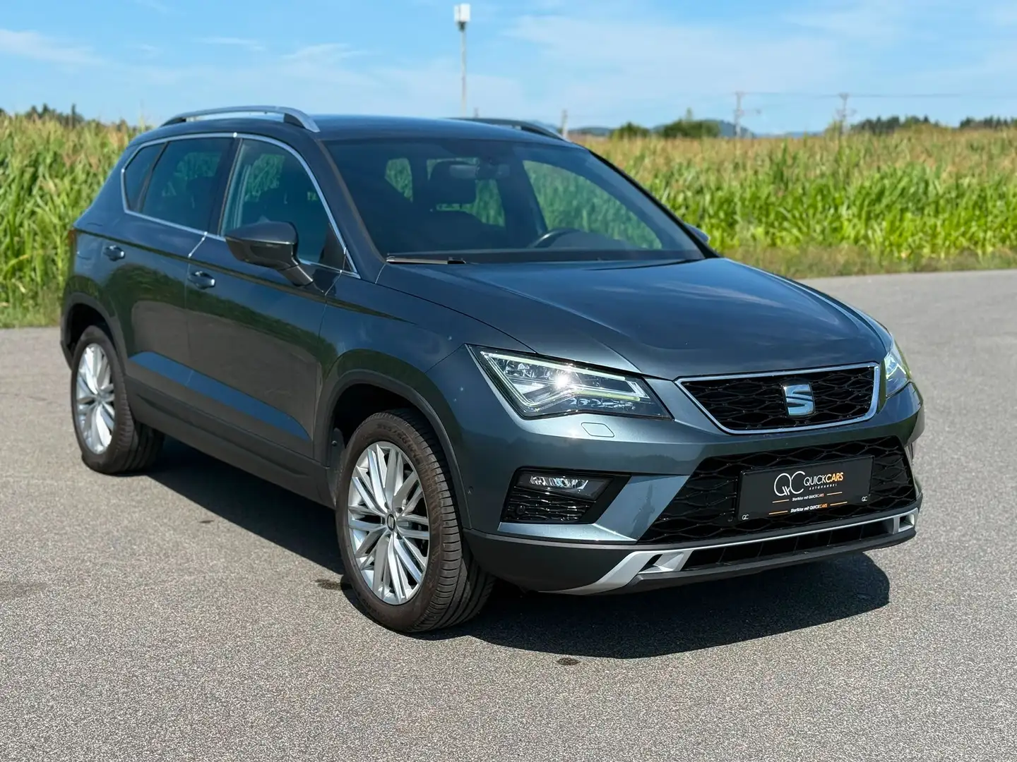 SEAT Ateca 1,4 Xcellence ACT 4WD TSI DSG Silber - 1