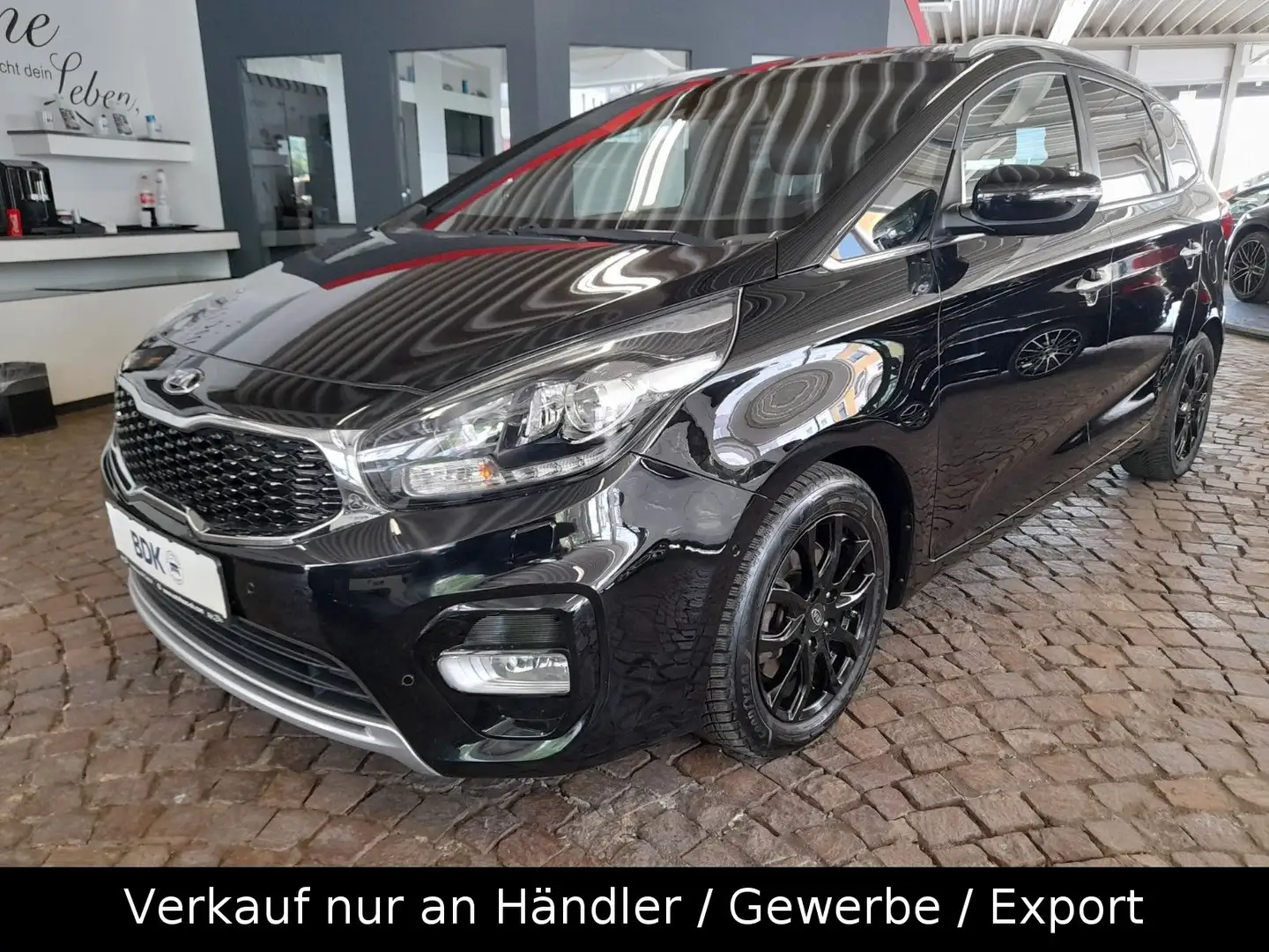 Kia Carens or Rondo Spirit 7-Sitzer Negro - 1