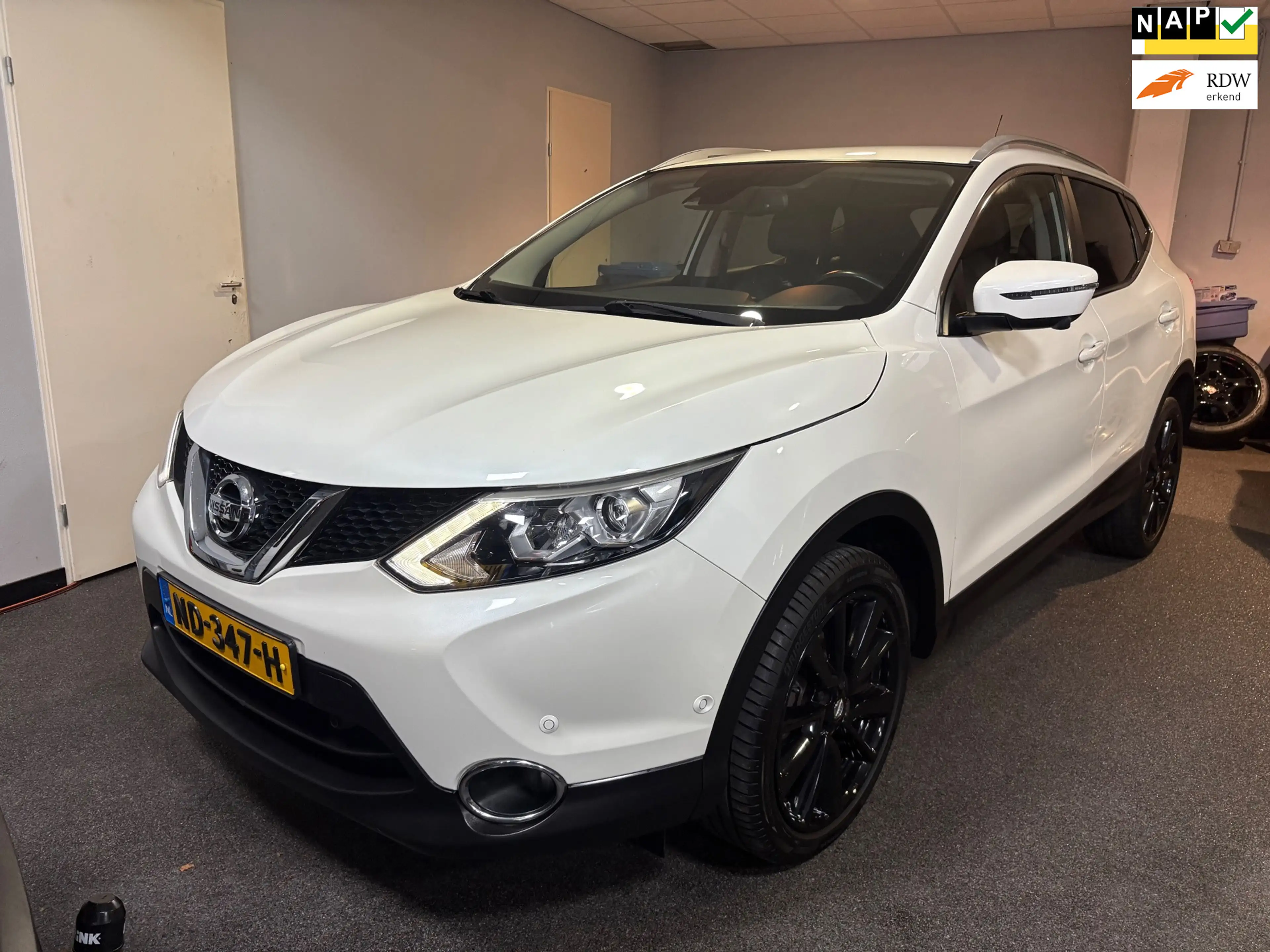 Nissan Qashqai 1.2 Tekna | 19” LMV | Lederen bekleding | A.Camera