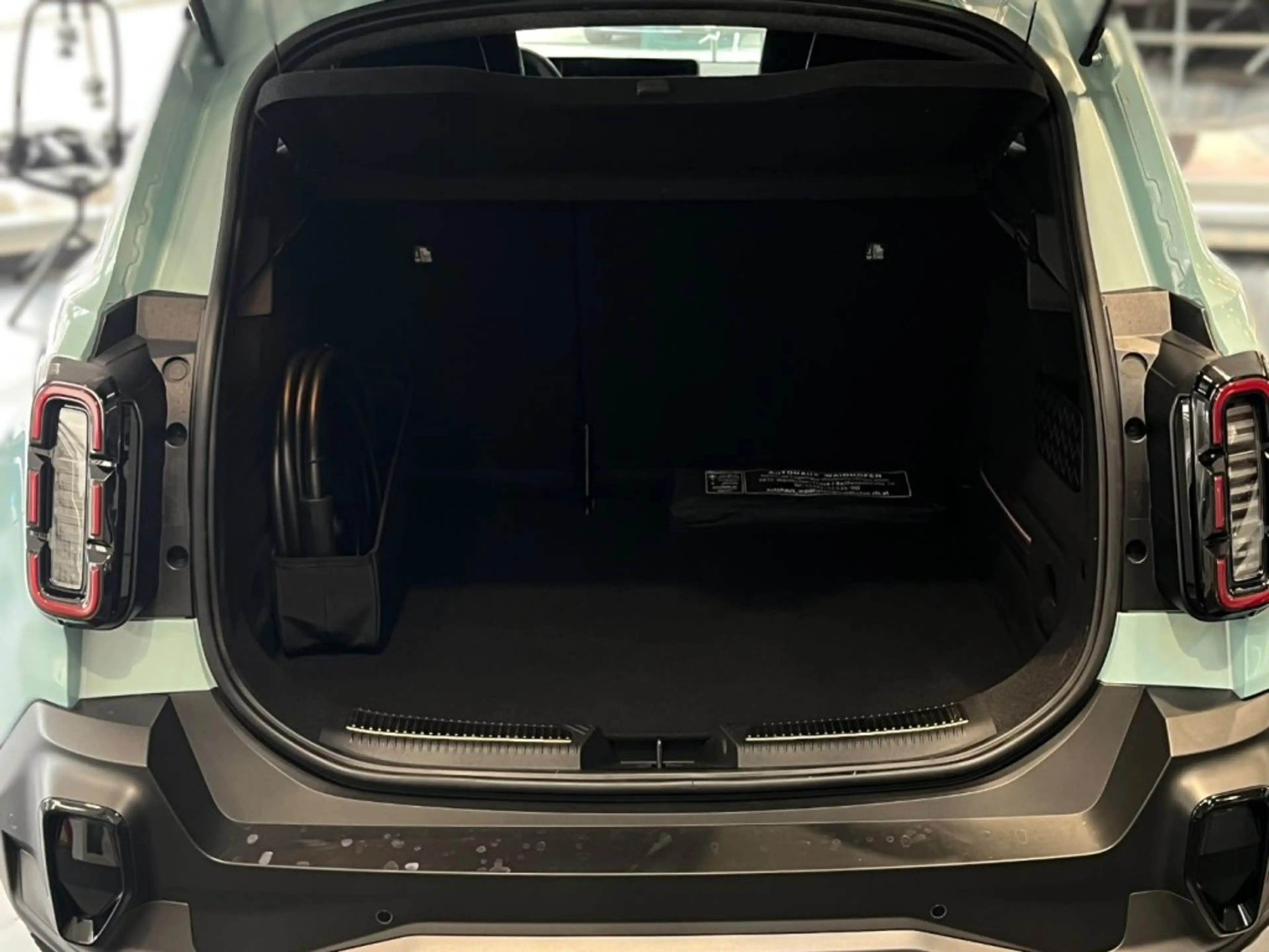Renault R 4 E-Tech Iconic 150 PS comfort range — photo 10