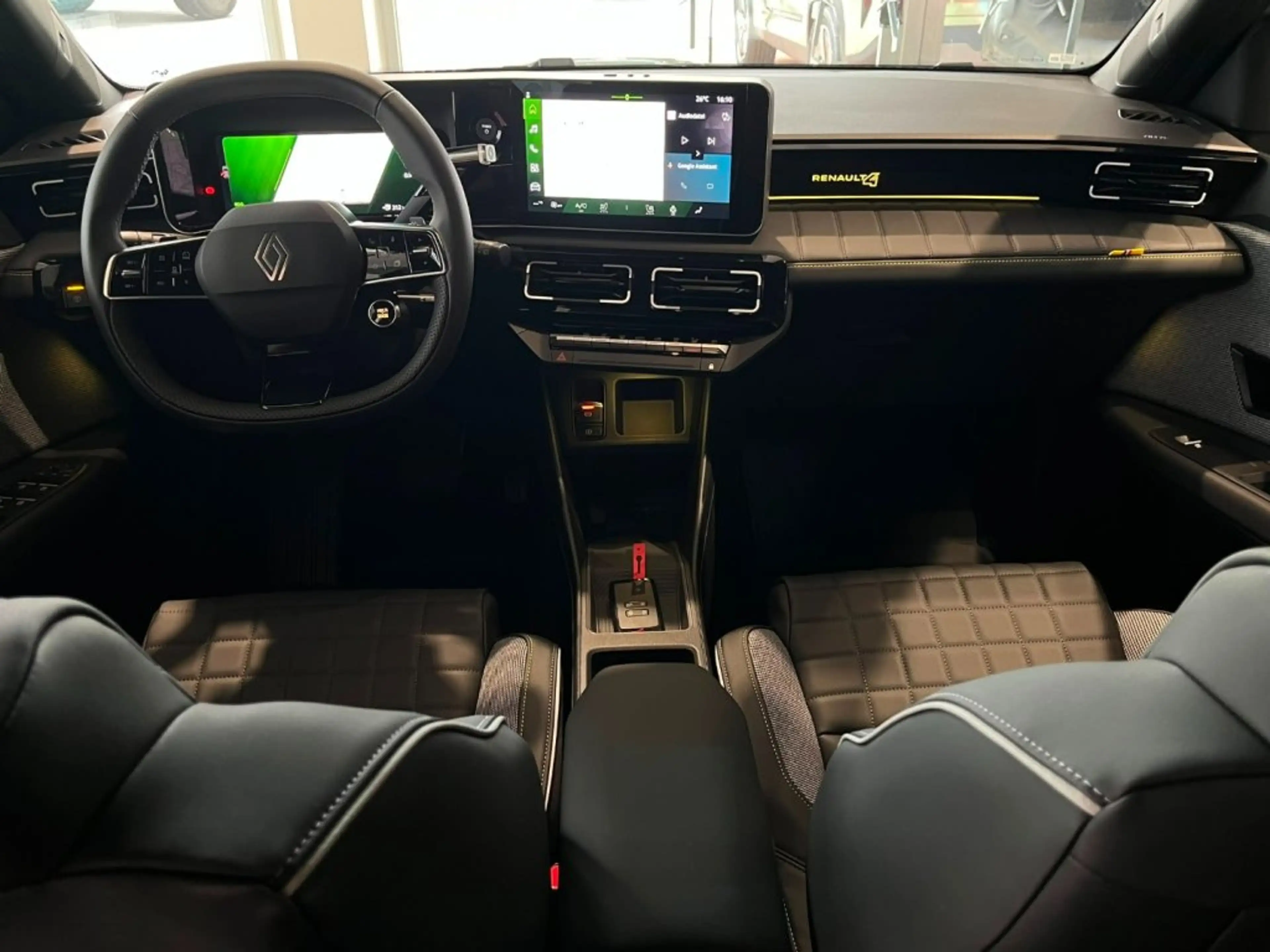 Renault R 4 E-Tech Iconic 150 PS comfort range — photo 7