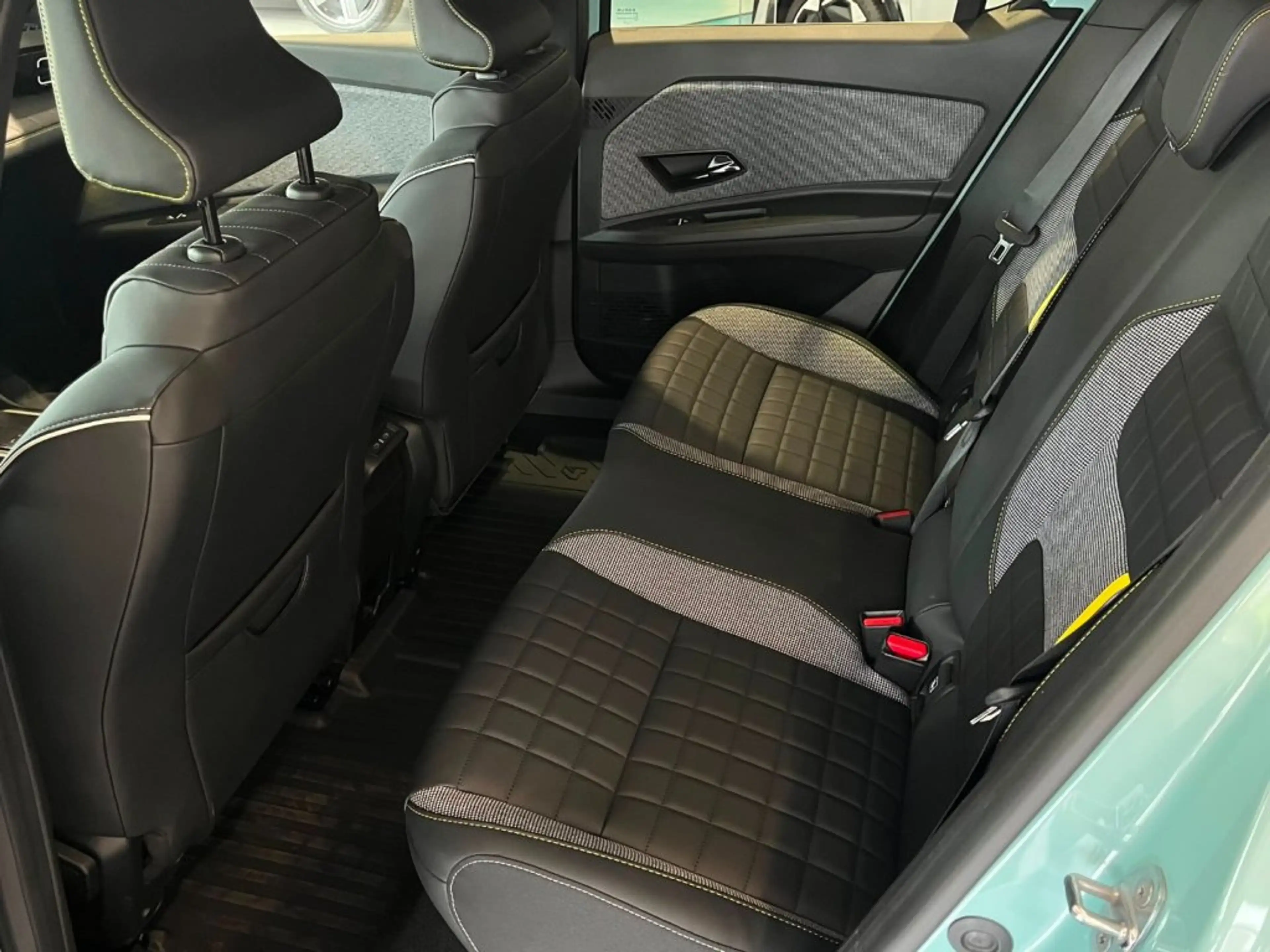 Renault R 4 E-Tech Iconic 150 PS comfort range — photo 9