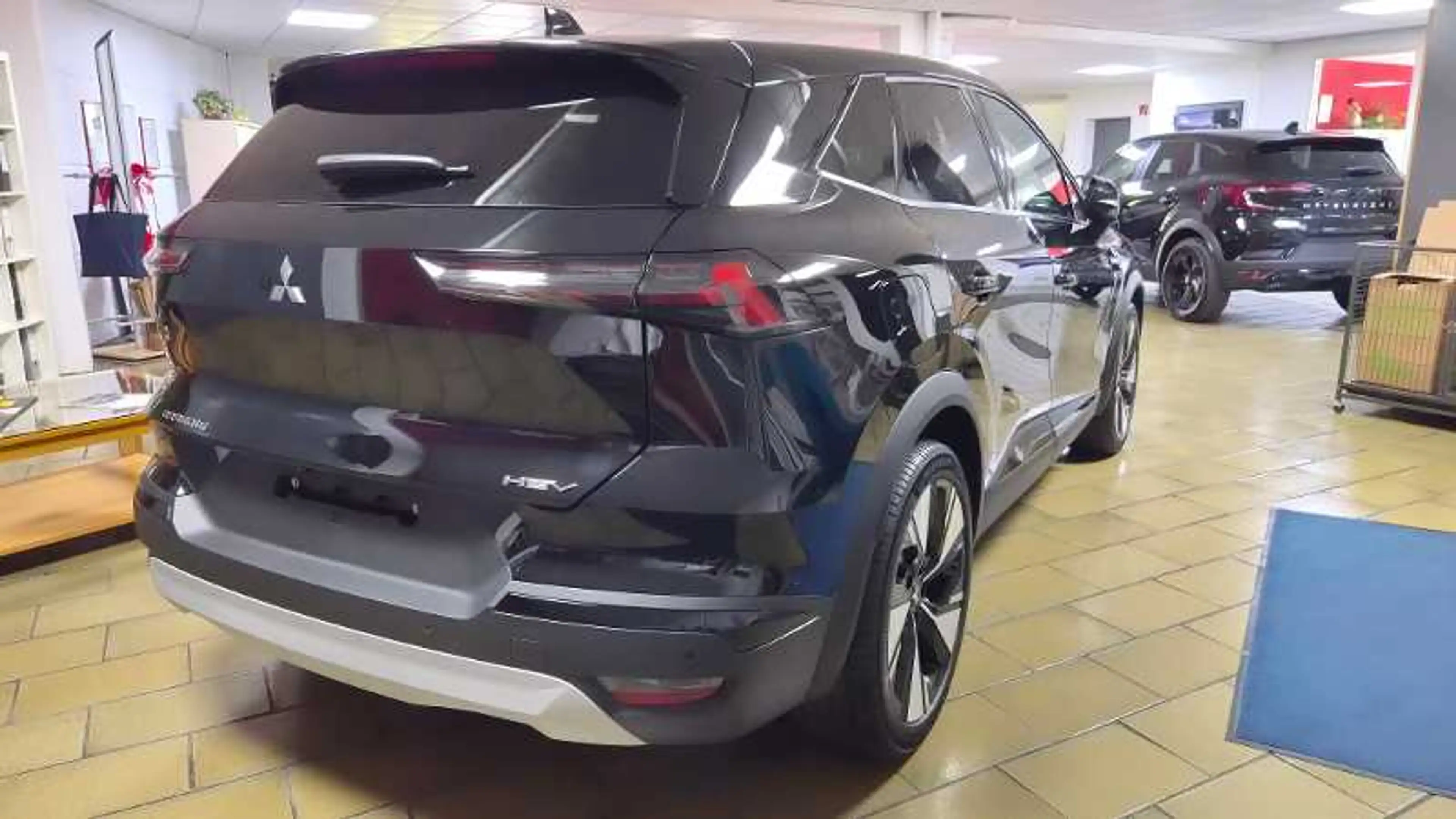 Mitsubishi Grandis Intro Edition 1.8 Hybrid — photo 2
