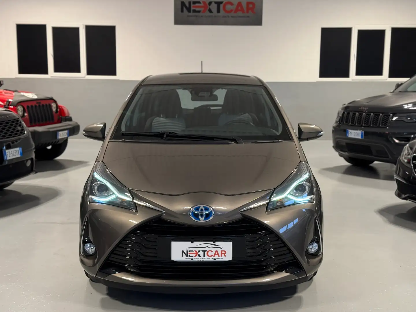 Toyota Yaris 5p 1.5h Active Bronz - 2