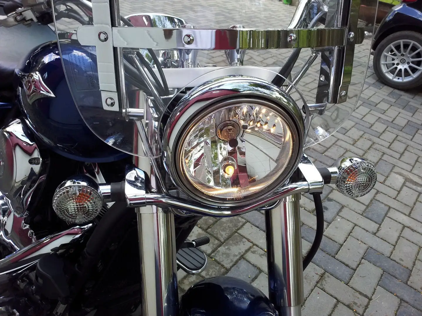 Kawasaki VN 900 Blau - 1