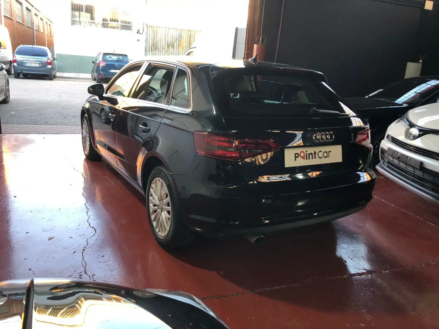 Audi A3 Sportback 1.6TDI Ambiente S-Tronic Nero - 2
