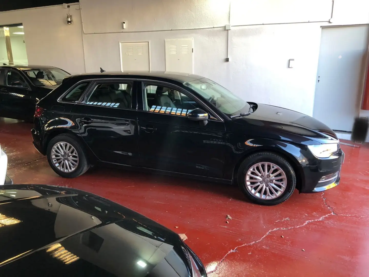 Audi A3 Sportback 1.6TDI Ambiente S-Tronic Nero - 1