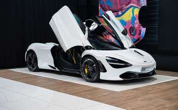 Performance V8 Biturbo 720ch | Immat France Silica White Pack Carbone 1| Lift Caméra 360 À partir de 2250-mois