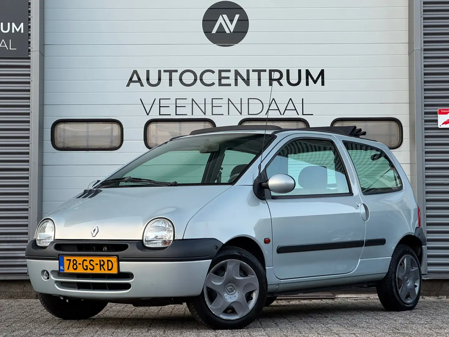 Renault Twingo 1.2 Privilège NWE APK 126.000 KM NAP PANORAMADAK Gris - 1