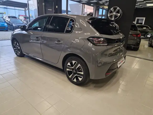 Peugeot 208 view 5