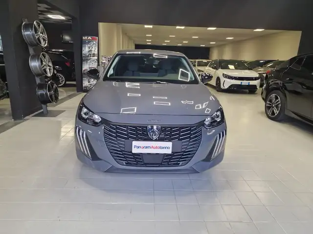 Peugeot 208 view 2