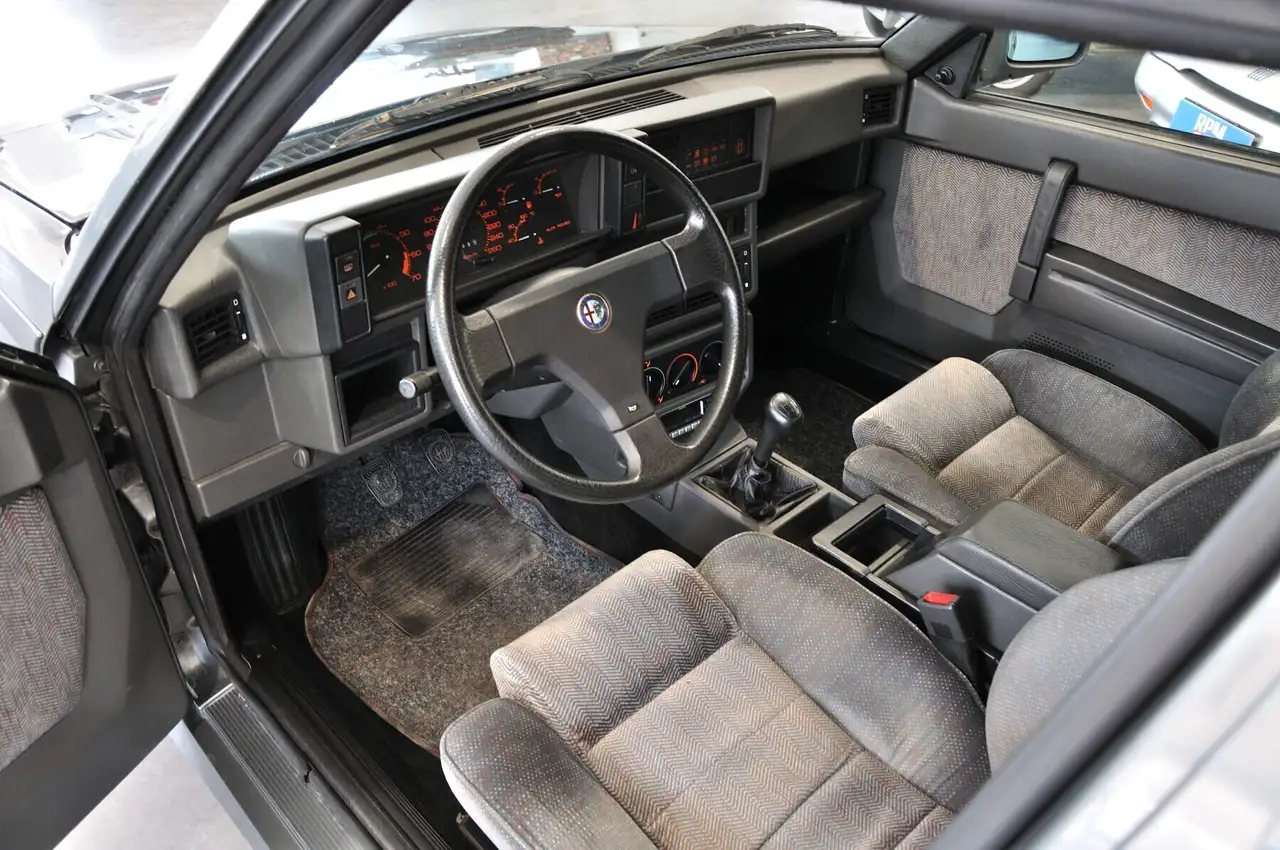 Alfa Romeo 75 2.0i Twin Spark CRS RIAR targa MI, foto 12