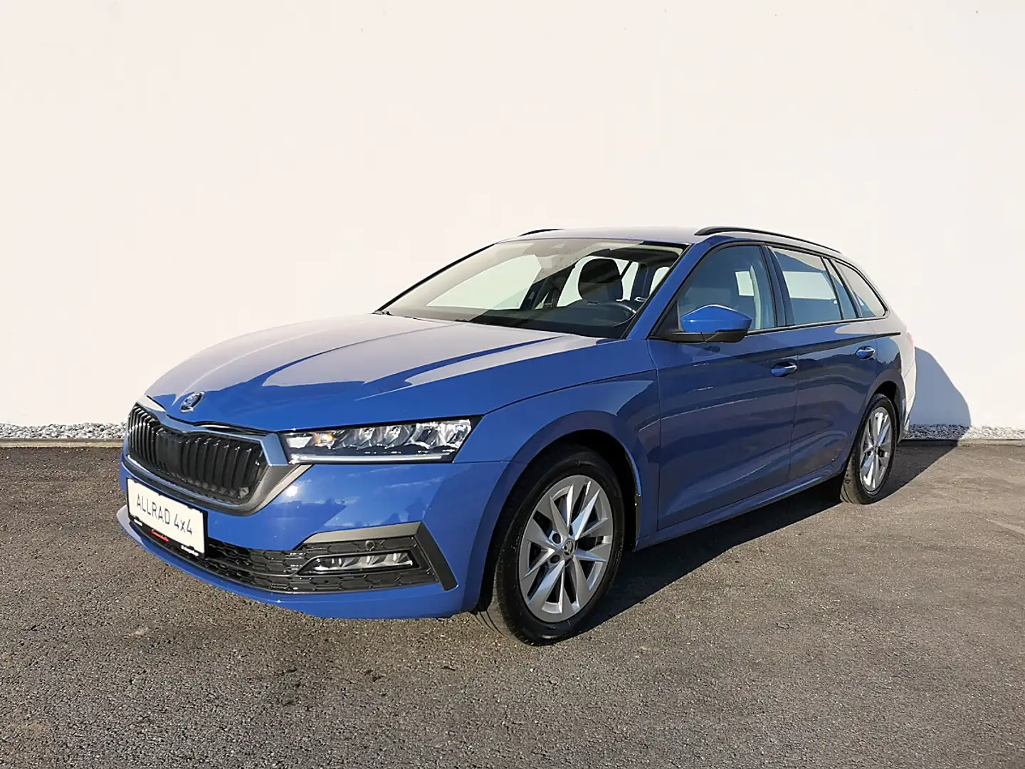 Skoda Octavia Combi 2,0 TDI 4x4 Ambition DSG Blau - 1