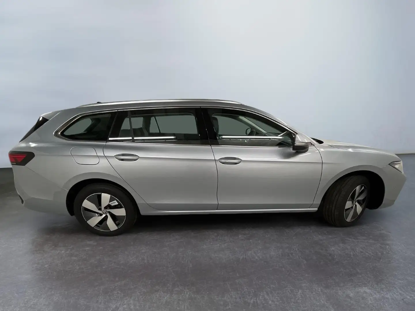 Volkswagen Passat Variant Business 1.5 eTSI 150PS/110kW DSG7 2025 +17" Bo... Silber - 2