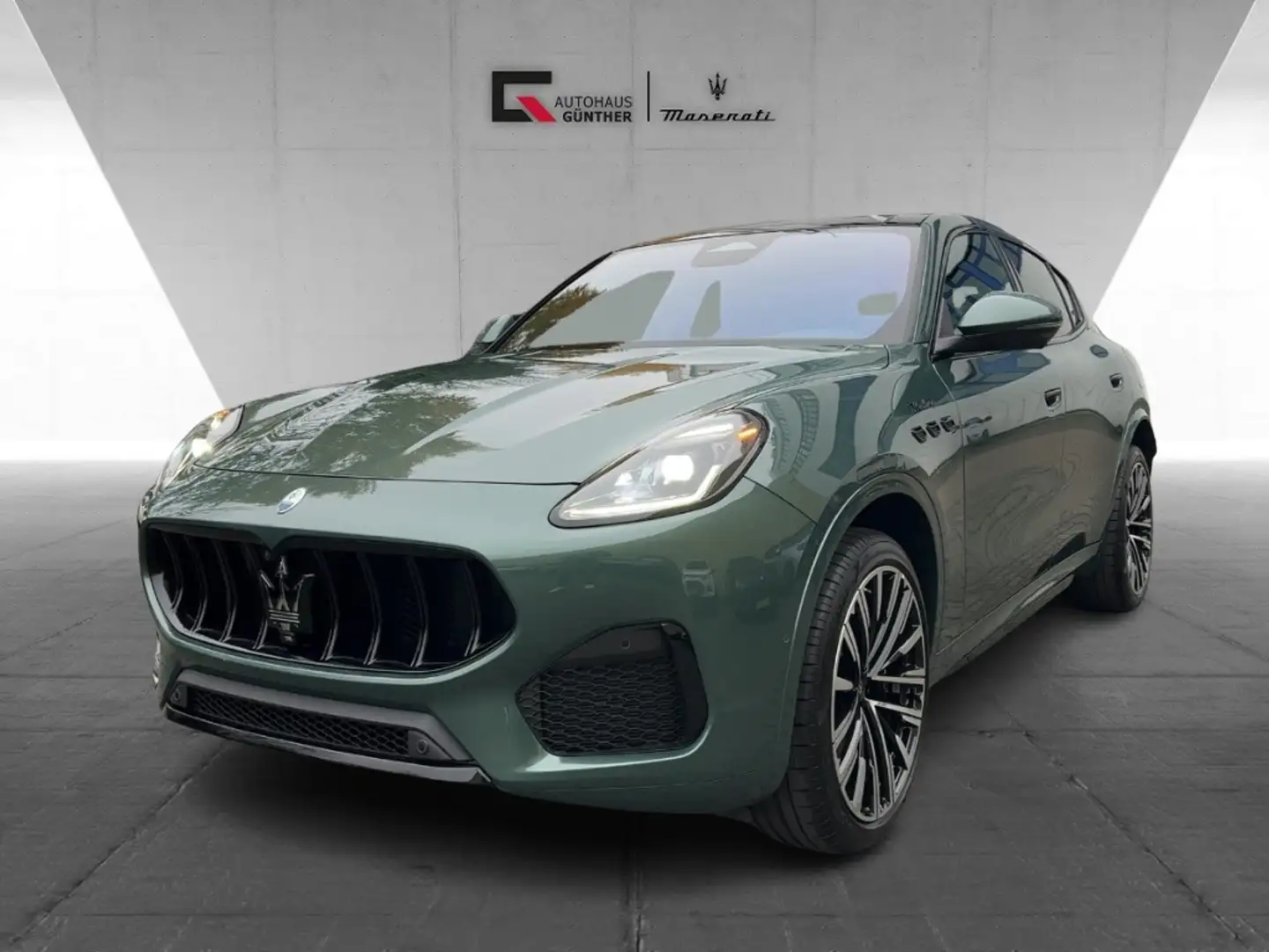 Maserati Grecale Modena AWD 330PS VERDE ROYAL- Pano - 360 Groen - 1