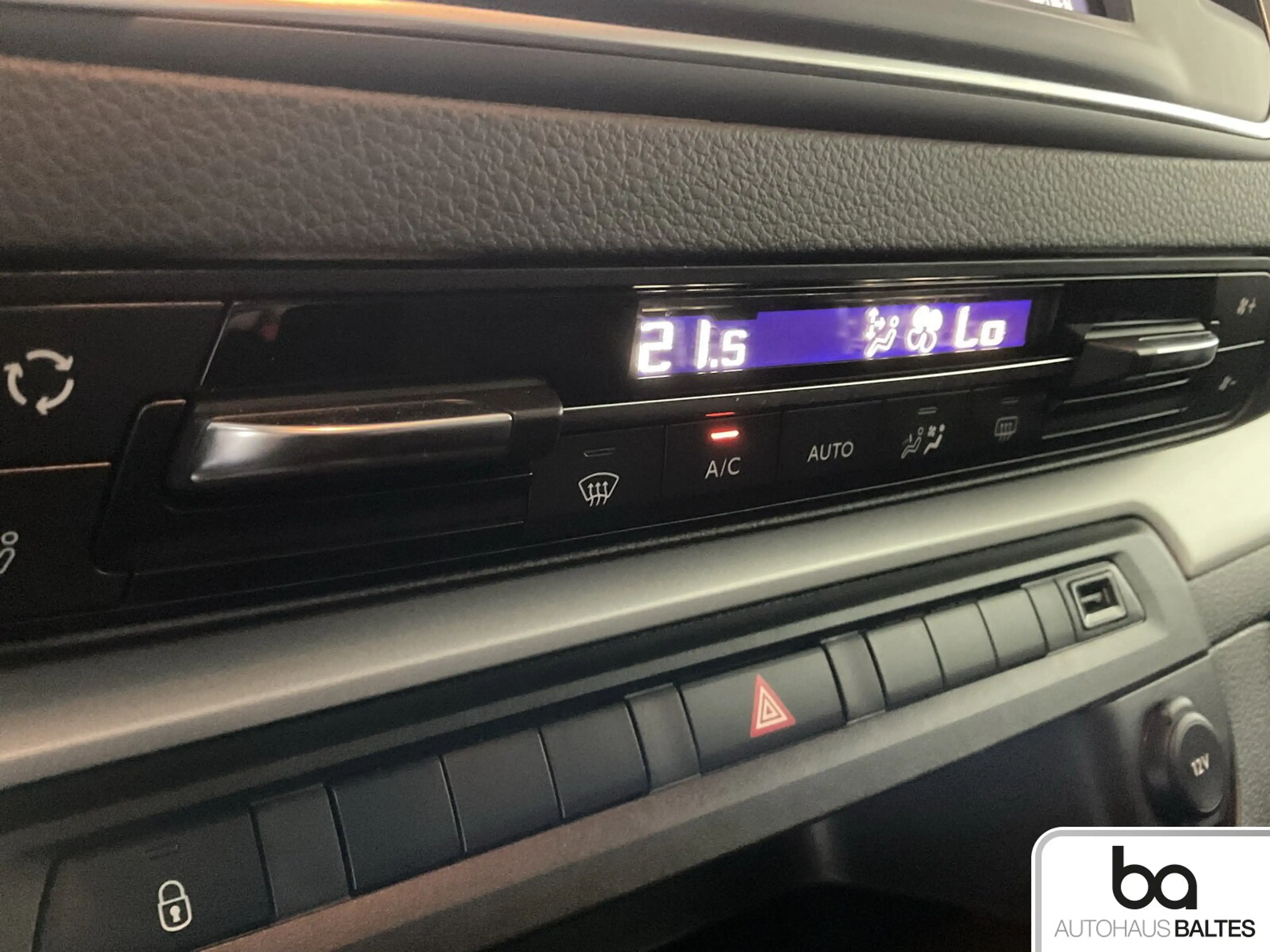 Opel Zafira Life Zafira Life 2.0 D M Edition 8Si/Xenon/Navi/FahrA — photo 13