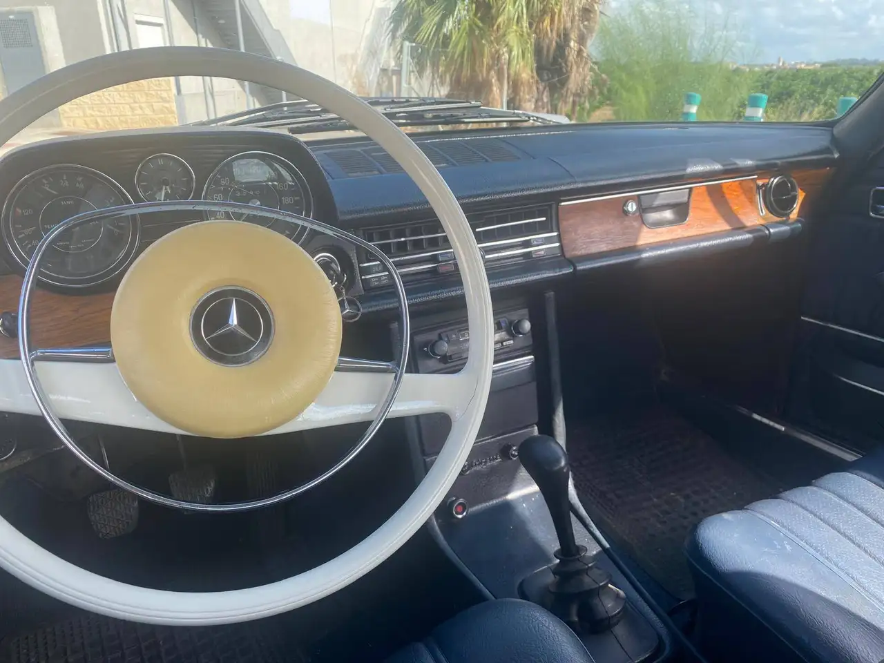 Mercedes-Benz W 114/115 Strich-Acht 250CE, foto 9