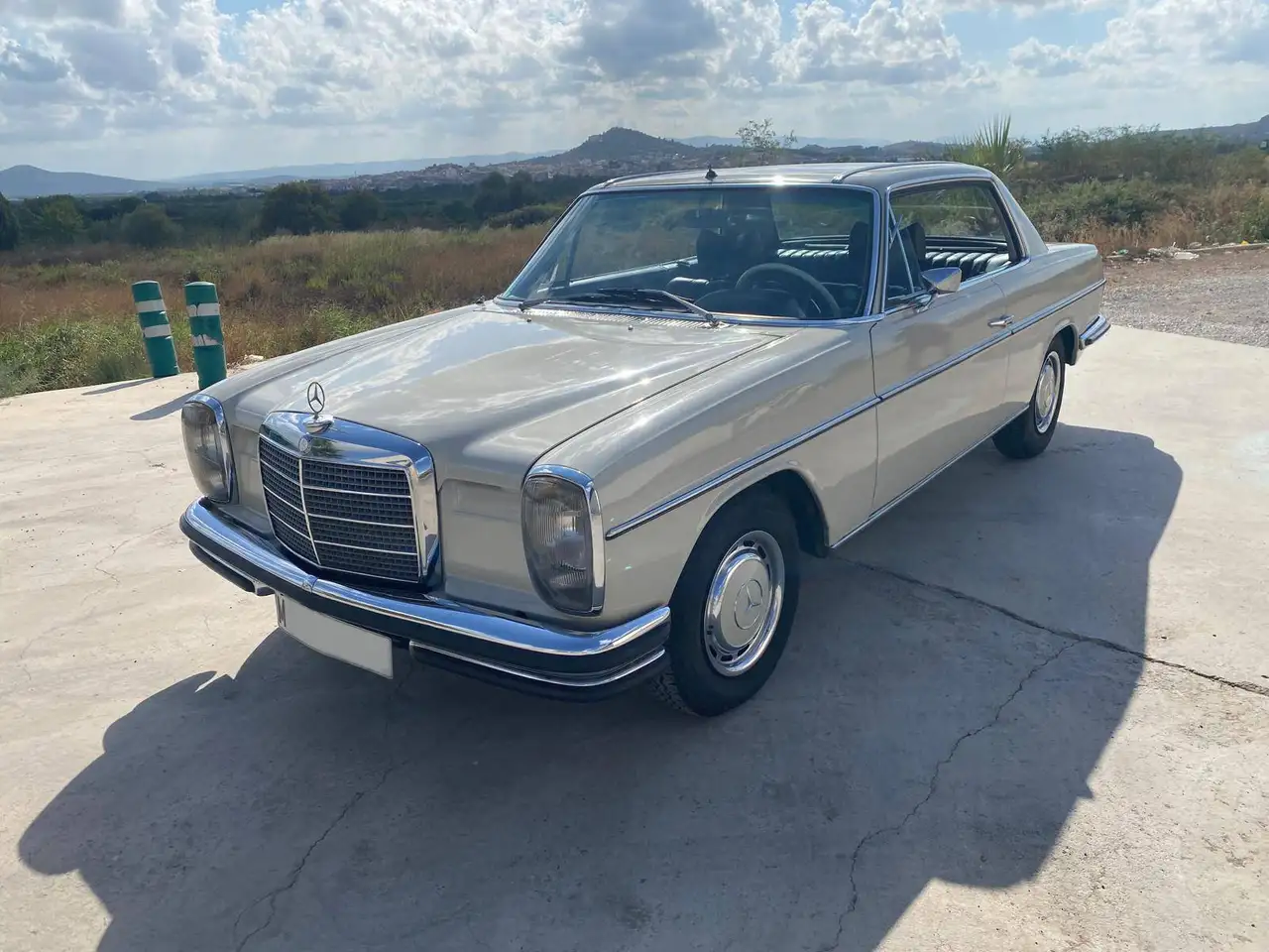 Mercedes-Benz W 114/115 Strich-Acht 250CE, foto 1