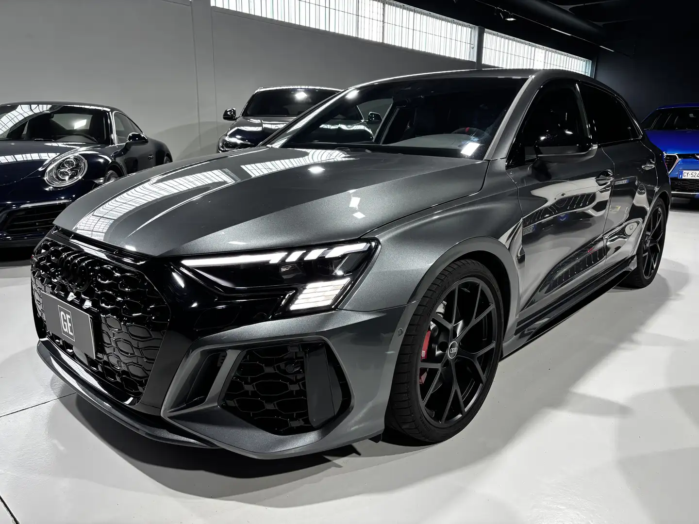 Audi RS3 Sportback 2.5 tfsi quattro s-tronic Grijs - 1