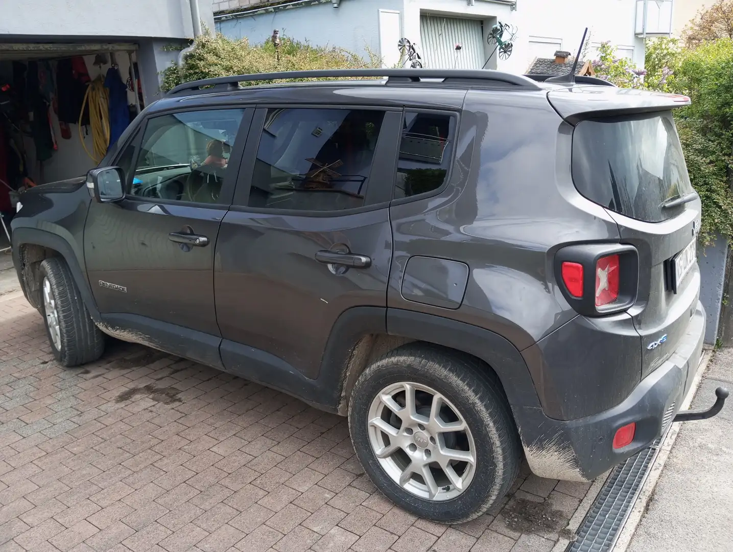 Jeep Renegade 1.3 T-GDI 4xe PLUG-IN Hybrid Automatik S - 2
