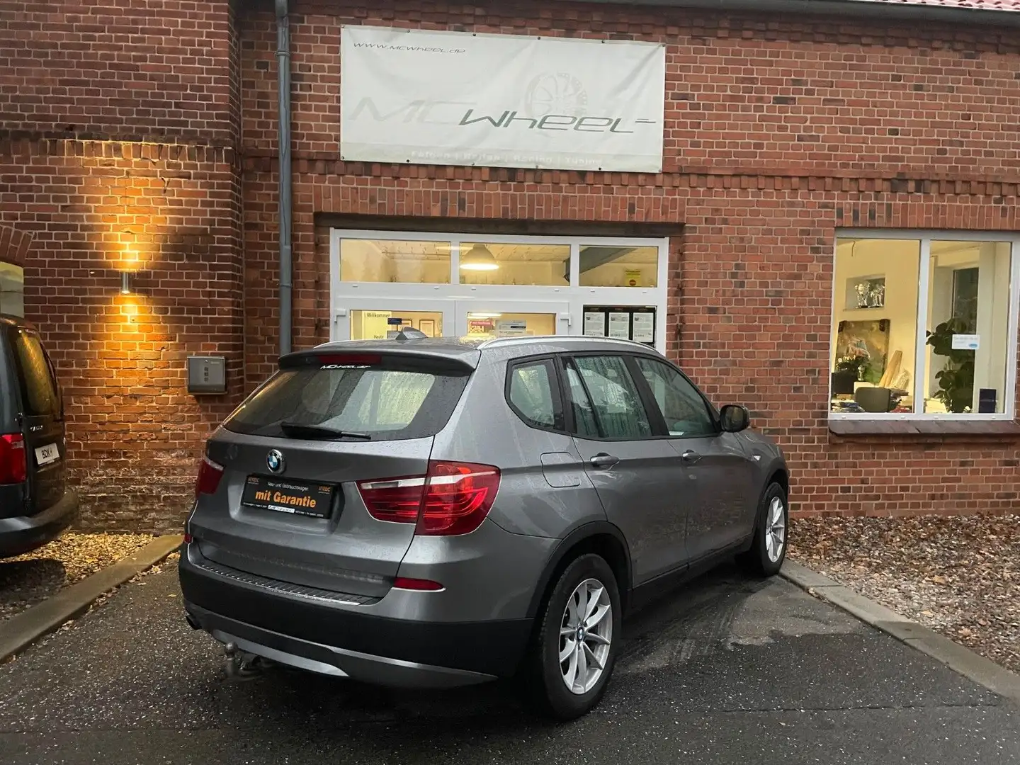 BMW X3 xDrive 20 d AHK+SHZ Bremse neu Grau - 2