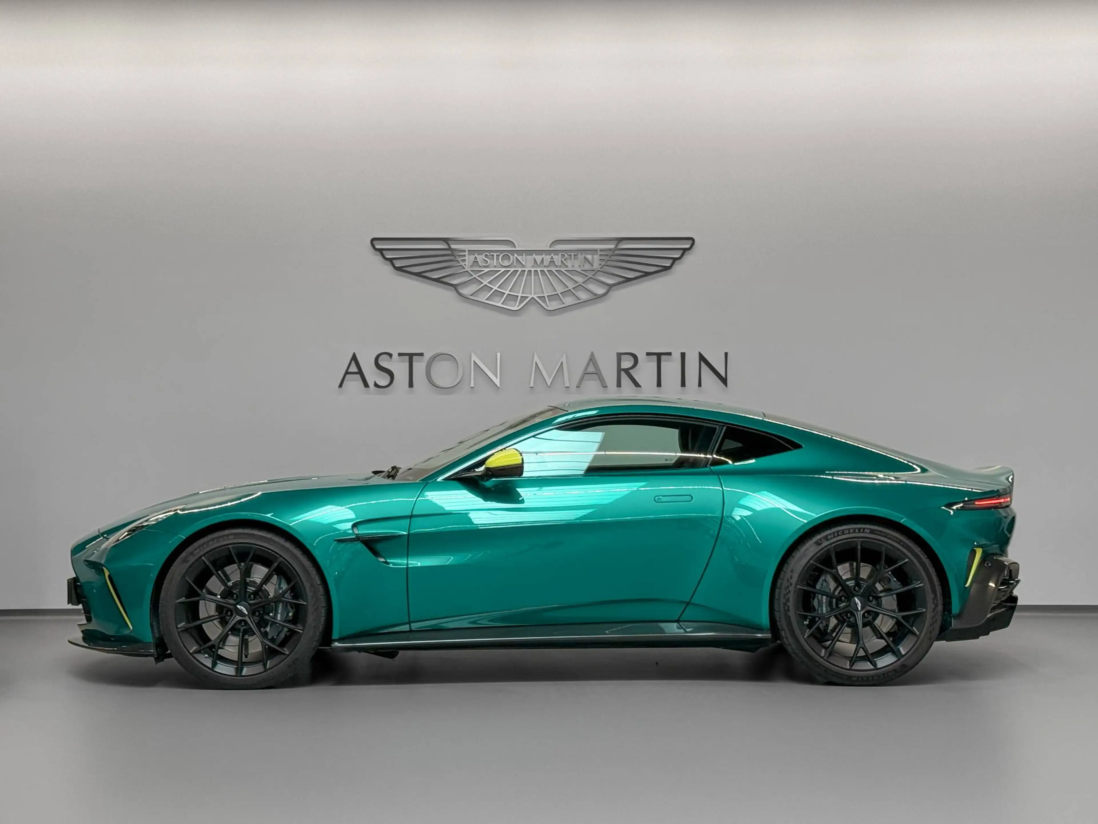 Aston Martin Vantage Coupe AMV24 | 1 OF 24 — photo 4