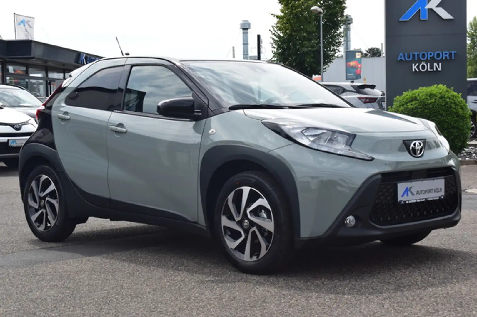 Toyota Aygo X Team D*R-Kamera*SHZ*Design-Paket* Зелёный - 1