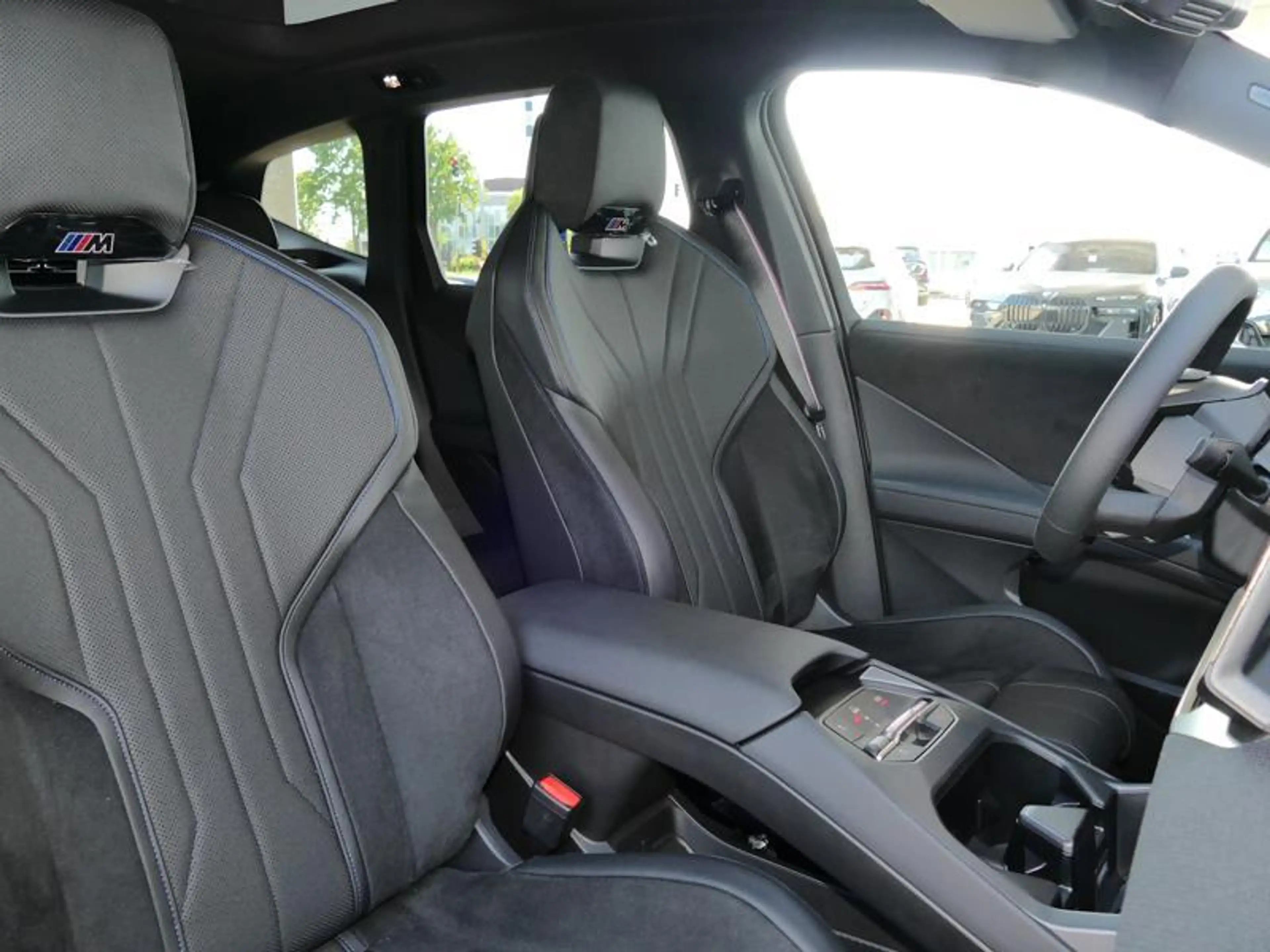 BMW iX3 iX3 50 xDrive M Sport Pro | TOWB | PANO | ICONIC G — photo 12