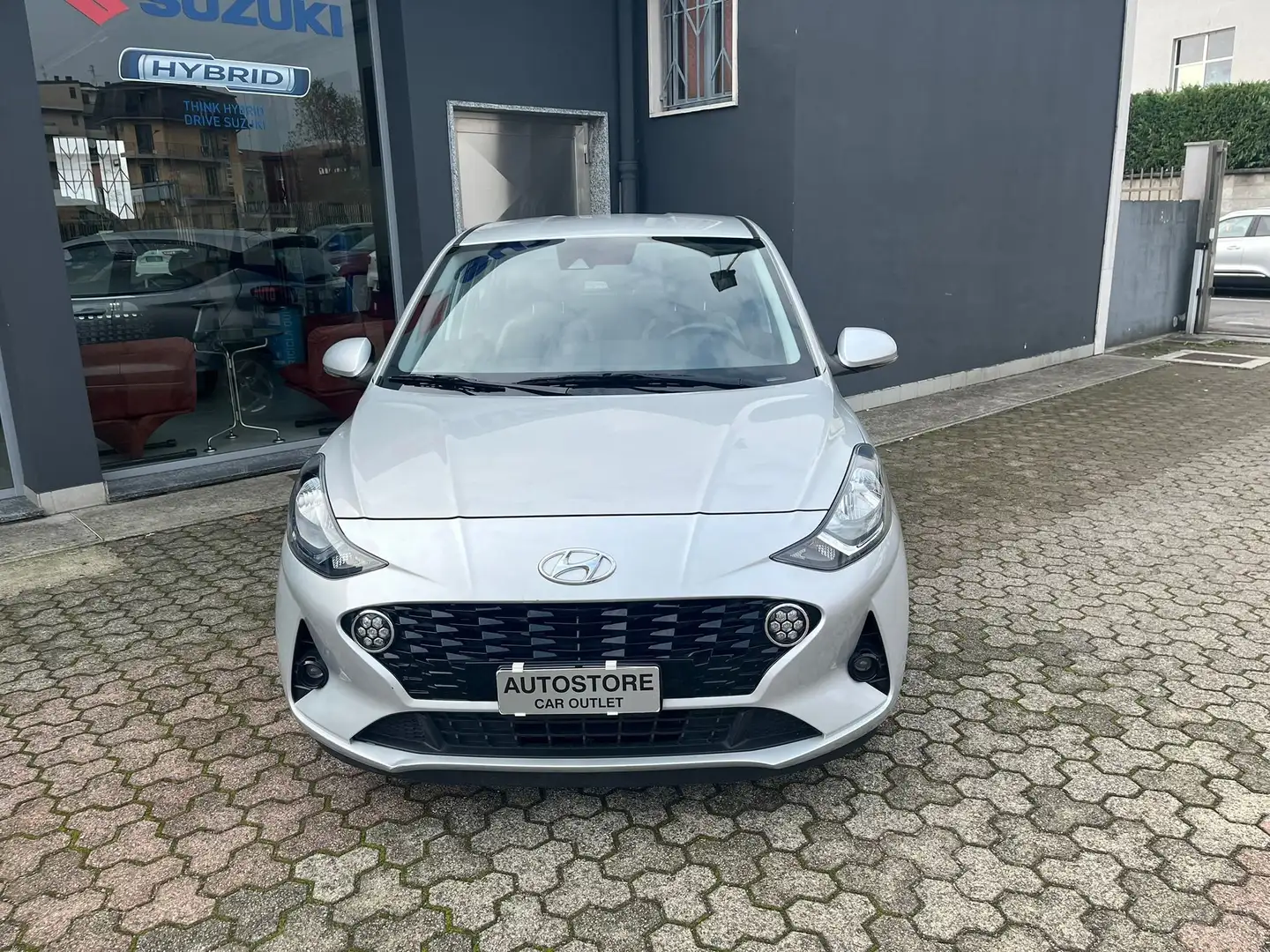 Hyundai i10 i10 1.0 BENZINA CONNECTLINE Argento - 2