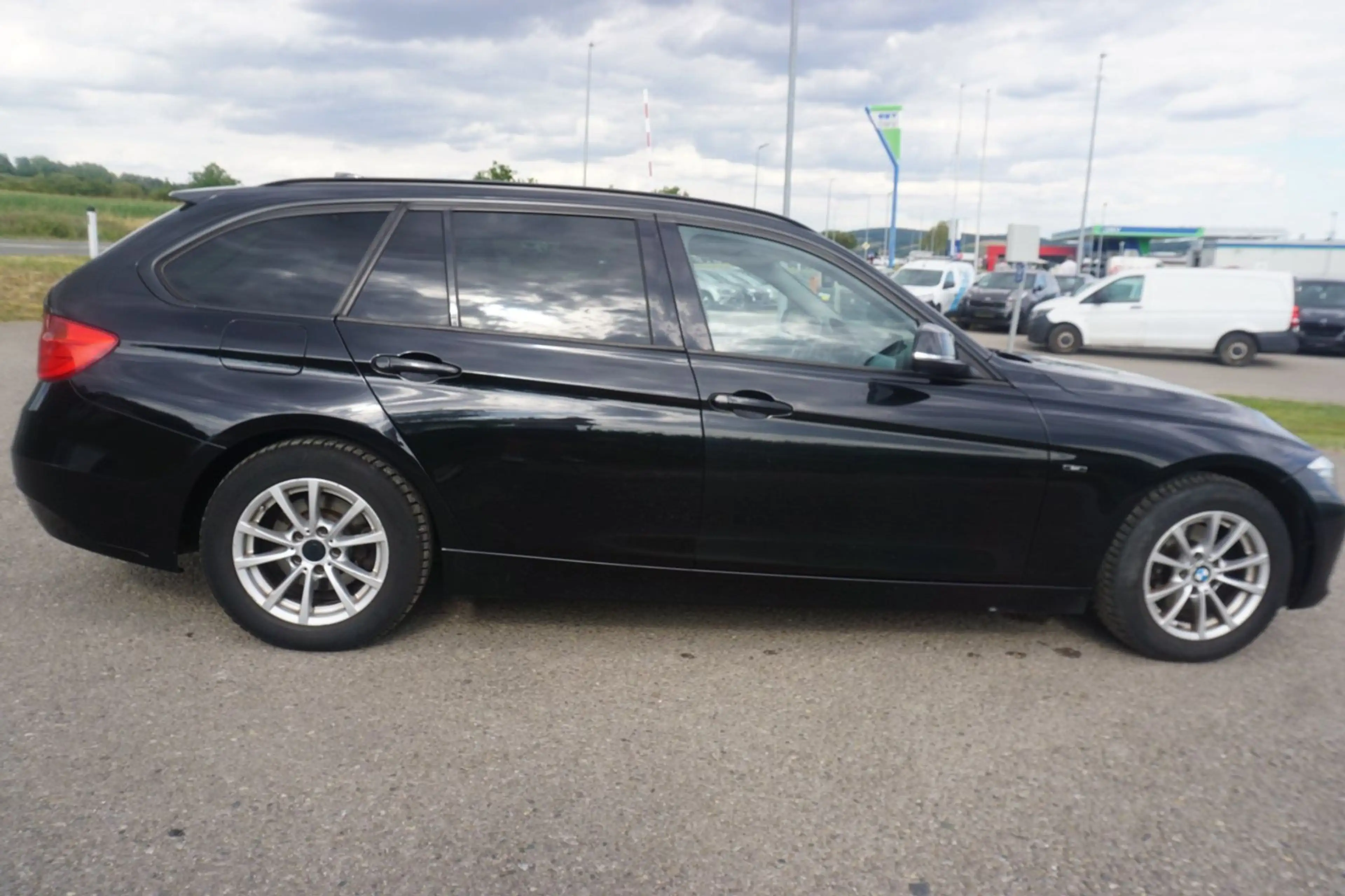 BMW 316 d Touring — photo 7