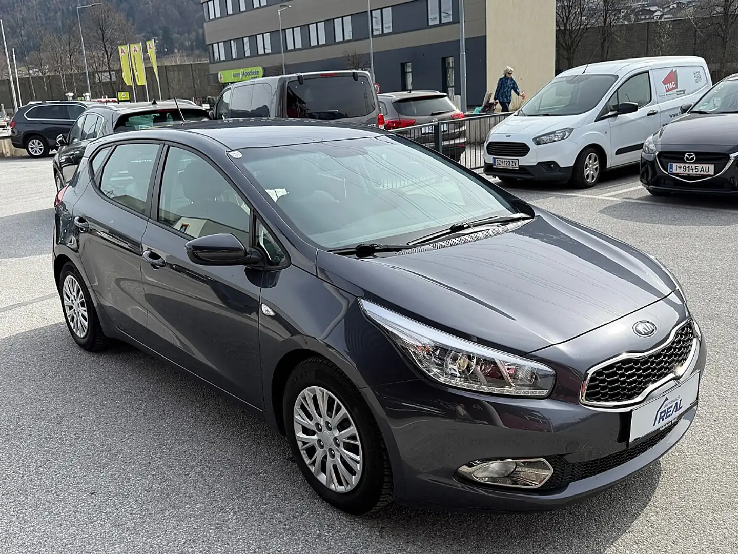 Kia Ceed / cee'd cee'd 1,4 MPI CVVT Cool Österreich Paket Grau - 2