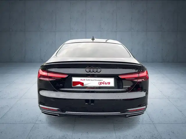 Audi A5 view 4