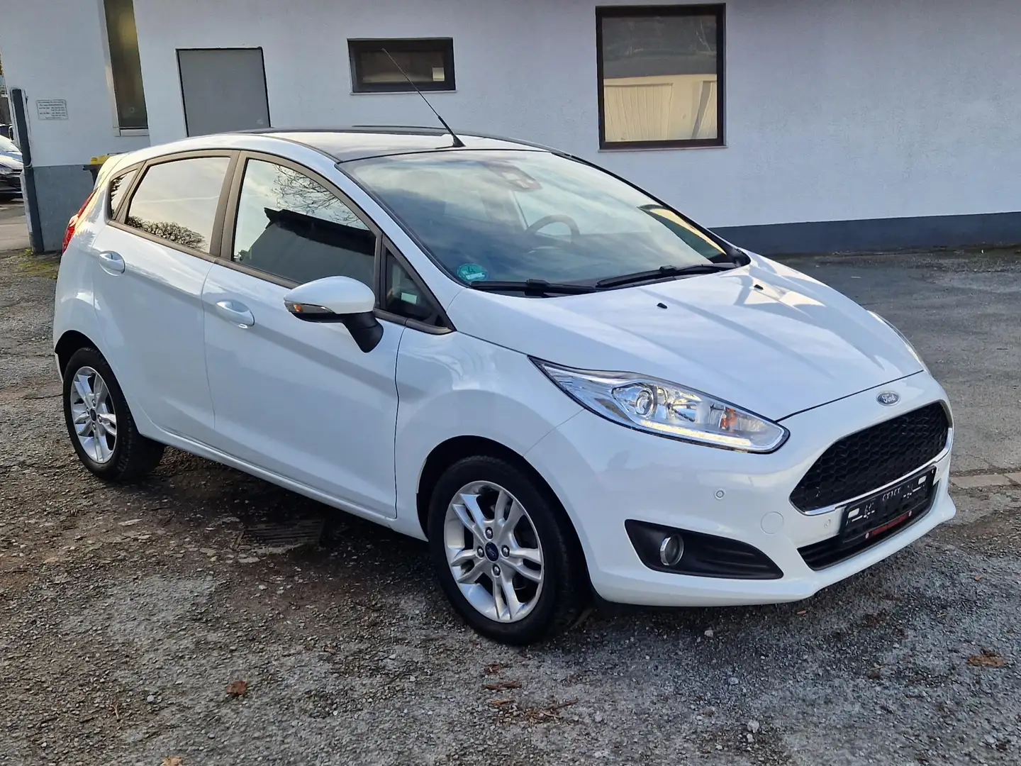 Ford Fiesta Celebration AUTOMATIK Blanc - 1