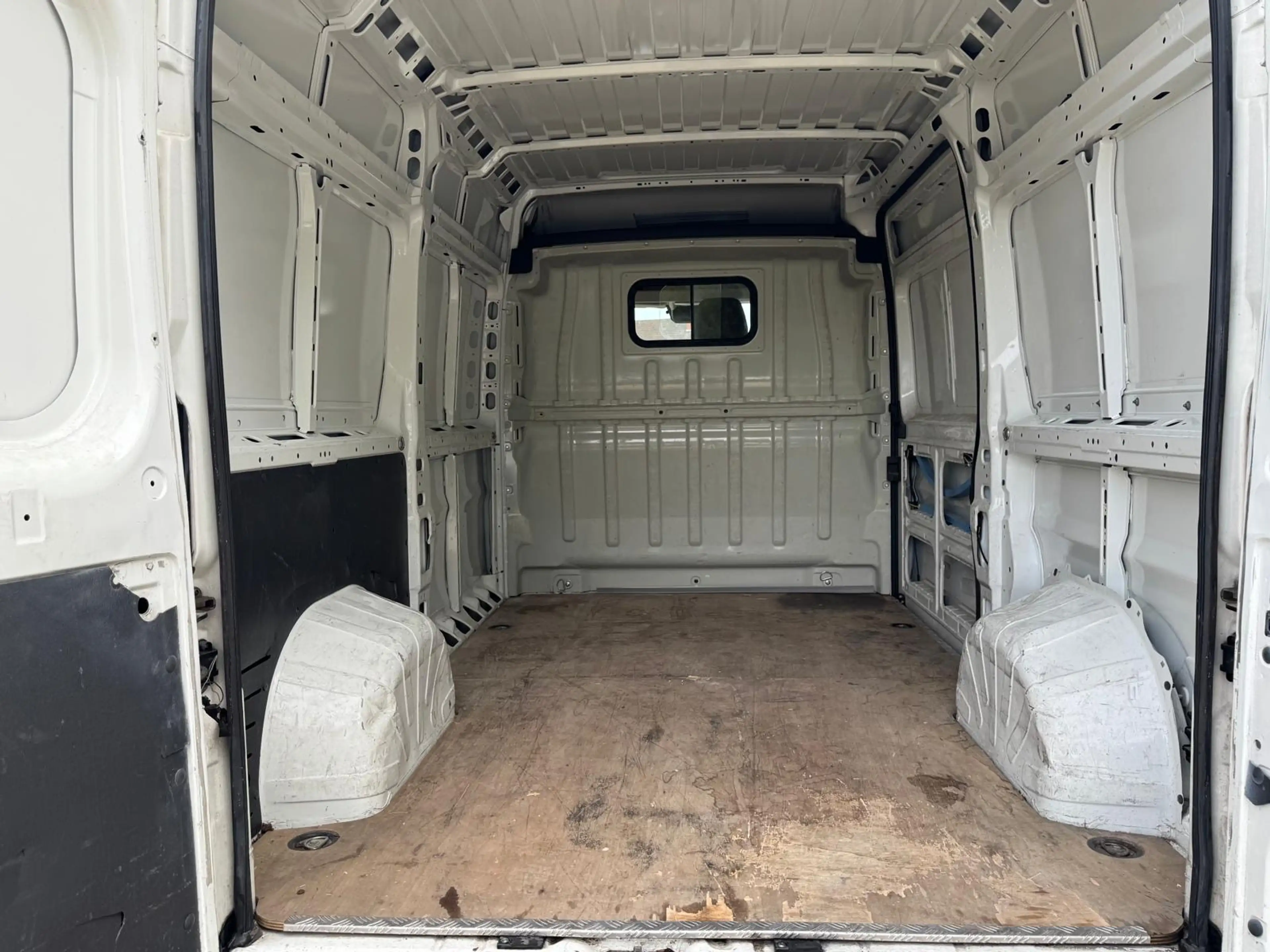 Peugeot Boxer 2.2 BlueHDi L2H2/Etat neuf/Garantie 1 an/Euro6 — photo 8