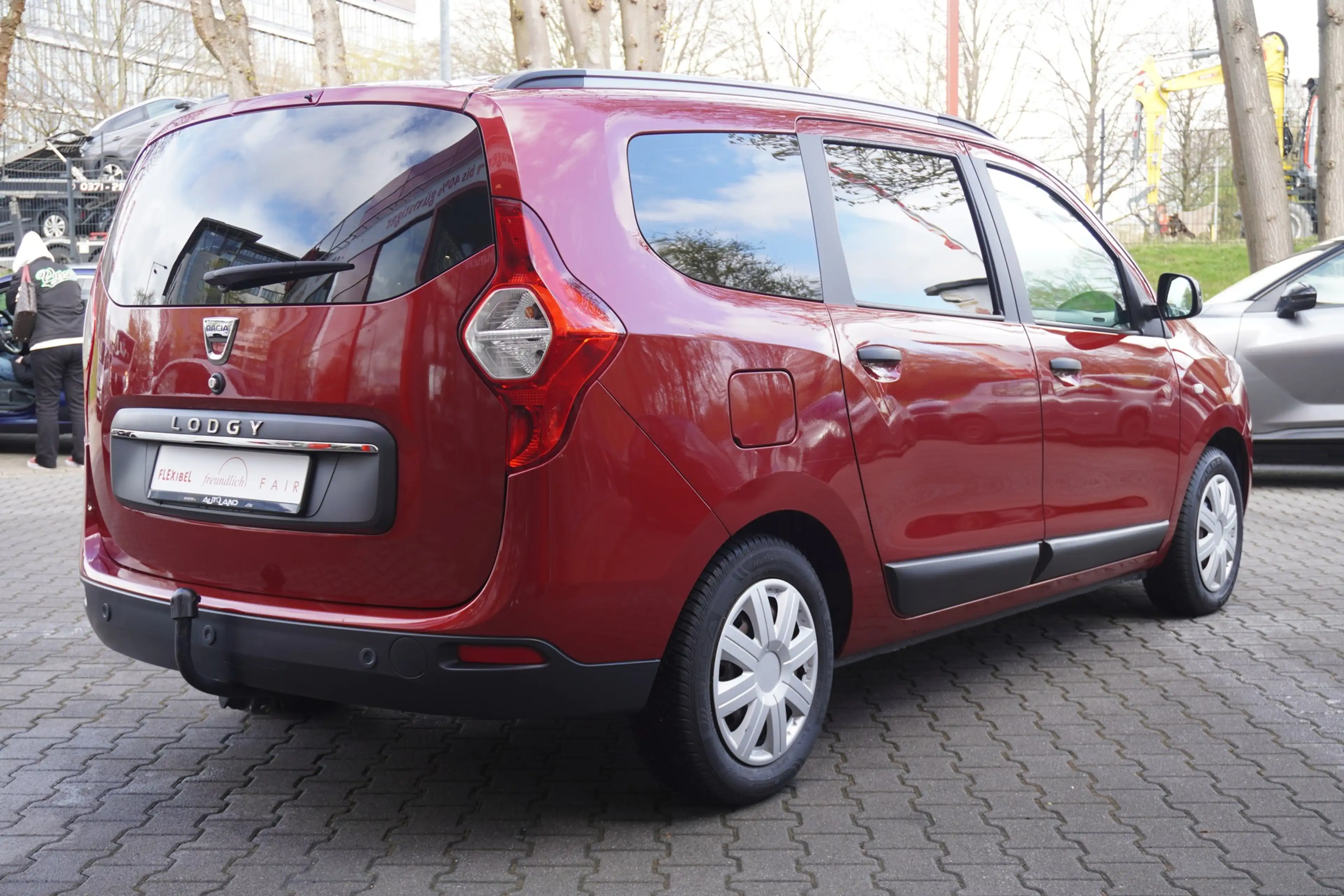 Dacia Lodgy 1.6 SCe Comfort Tempomat AHK PDC Klima USB — photo 6