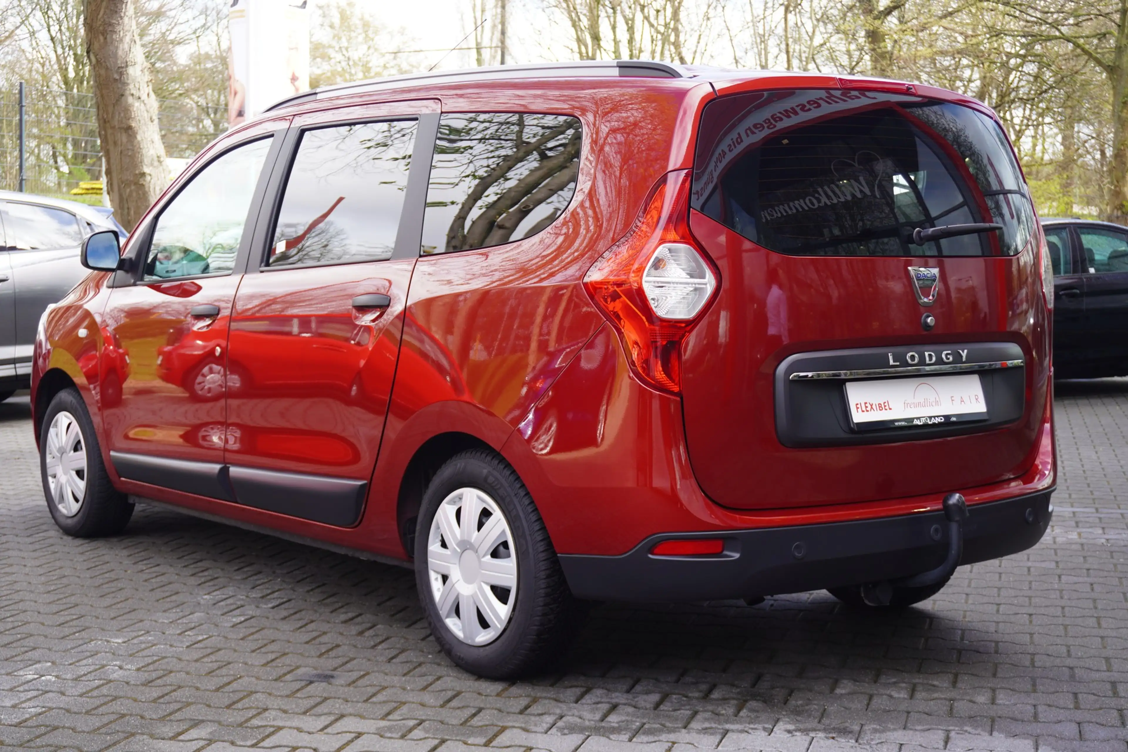 Dacia Lodgy 1.6 SCe Comfort Tempomat AHK PDC Klima USB — photo 8