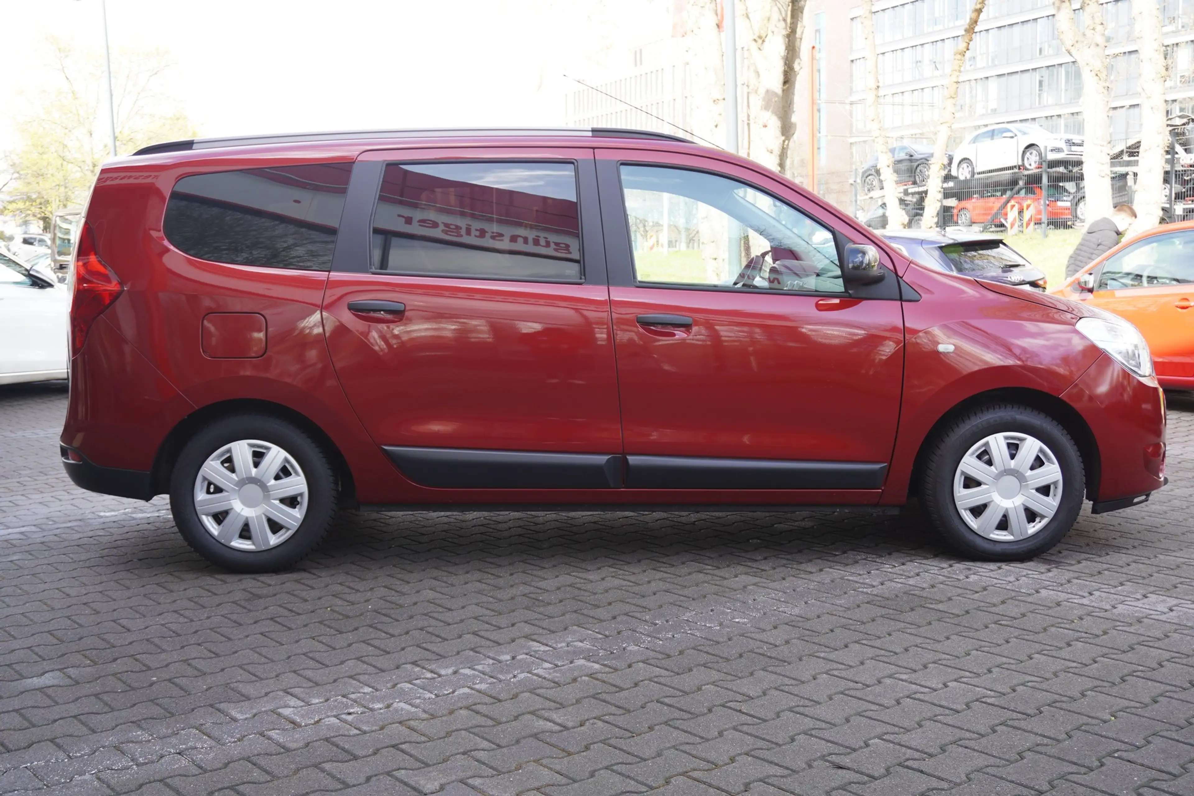 Dacia Lodgy 1.6 SCe Comfort Tempomat AHK PDC Klima USB — photo 5