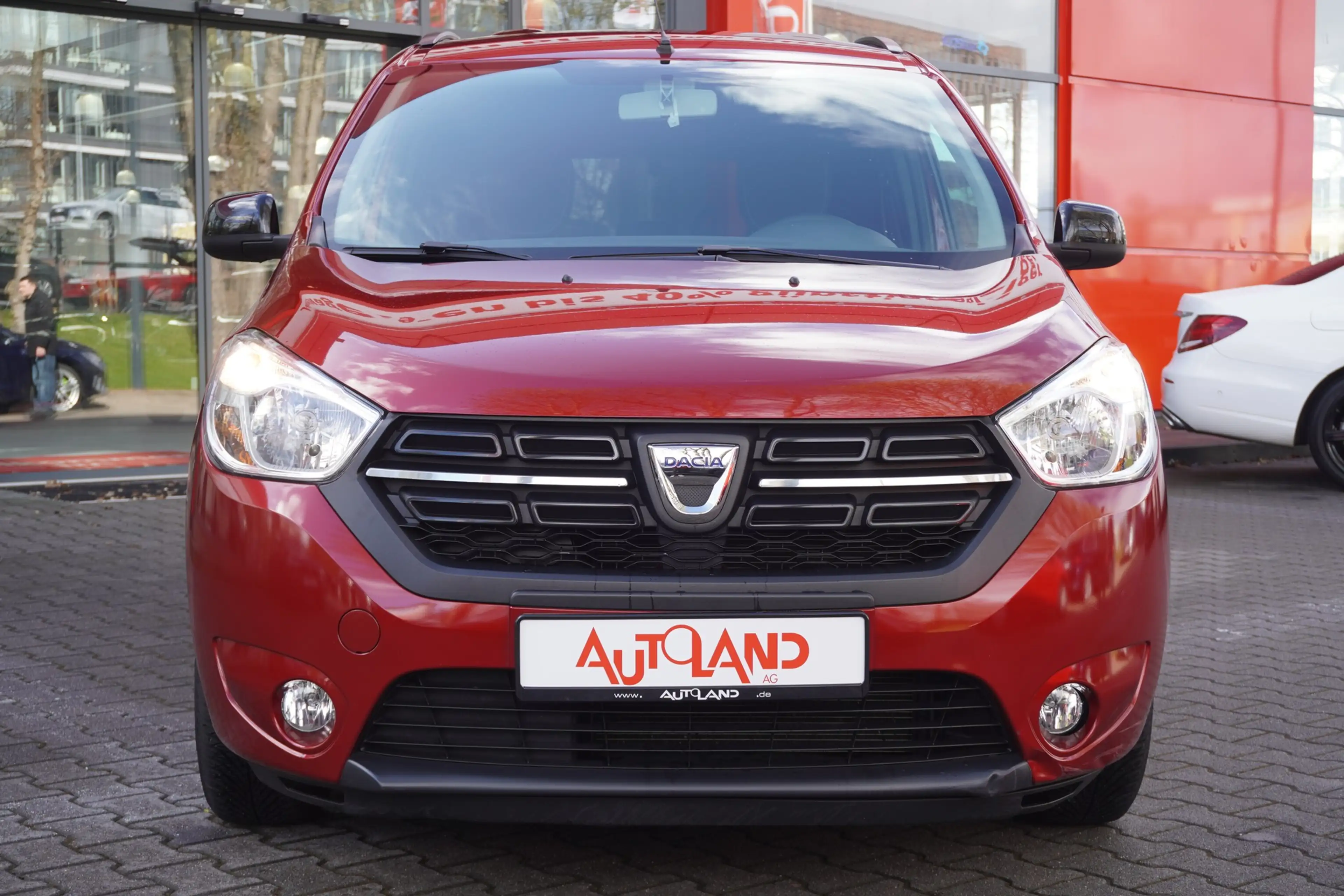 Dacia Lodgy 1.6 SCe Comfort Tempomat AHK PDC Klima USB — photo 3