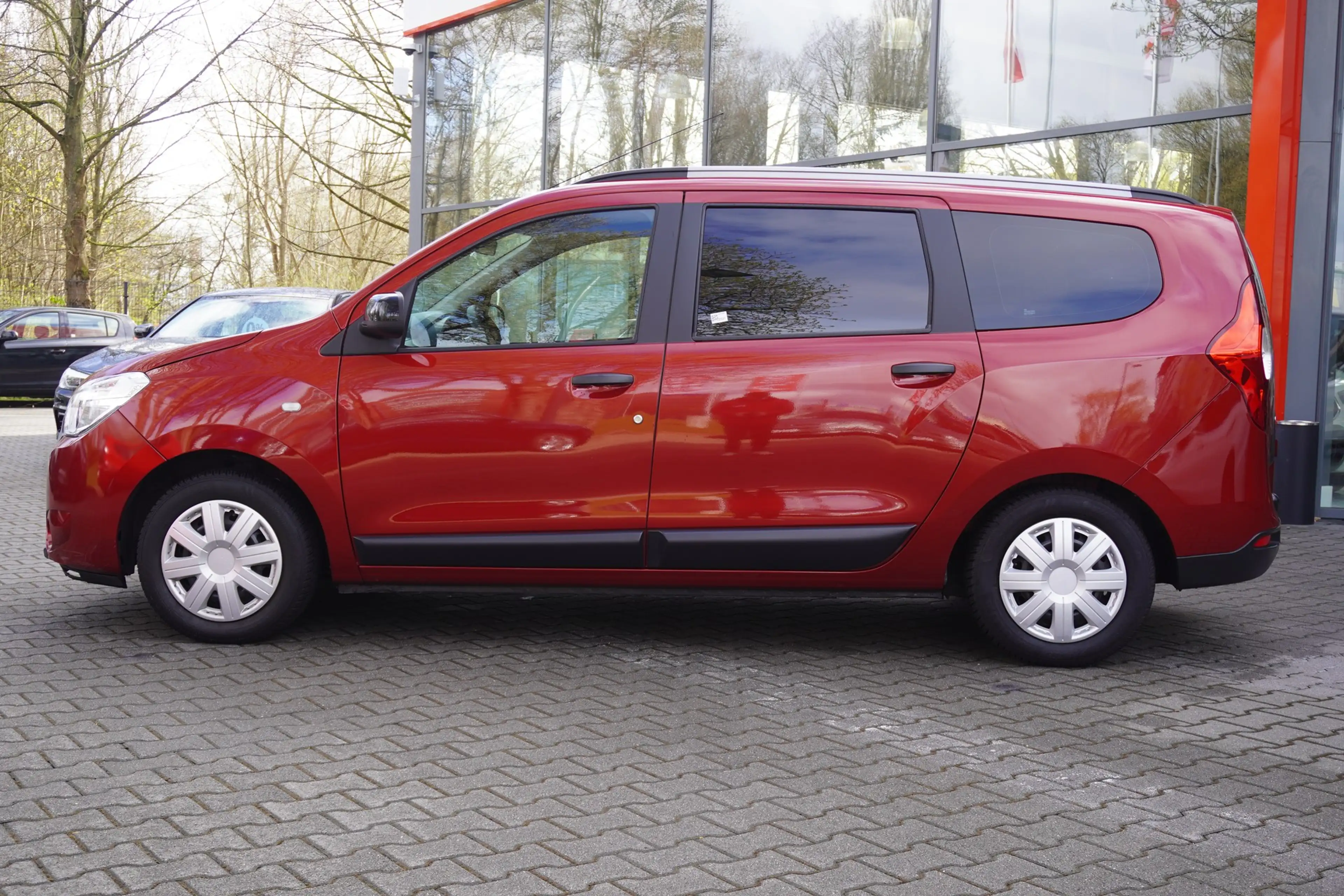Dacia Lodgy 1.6 SCe Comfort Tempomat AHK PDC Klima USB — photo 9