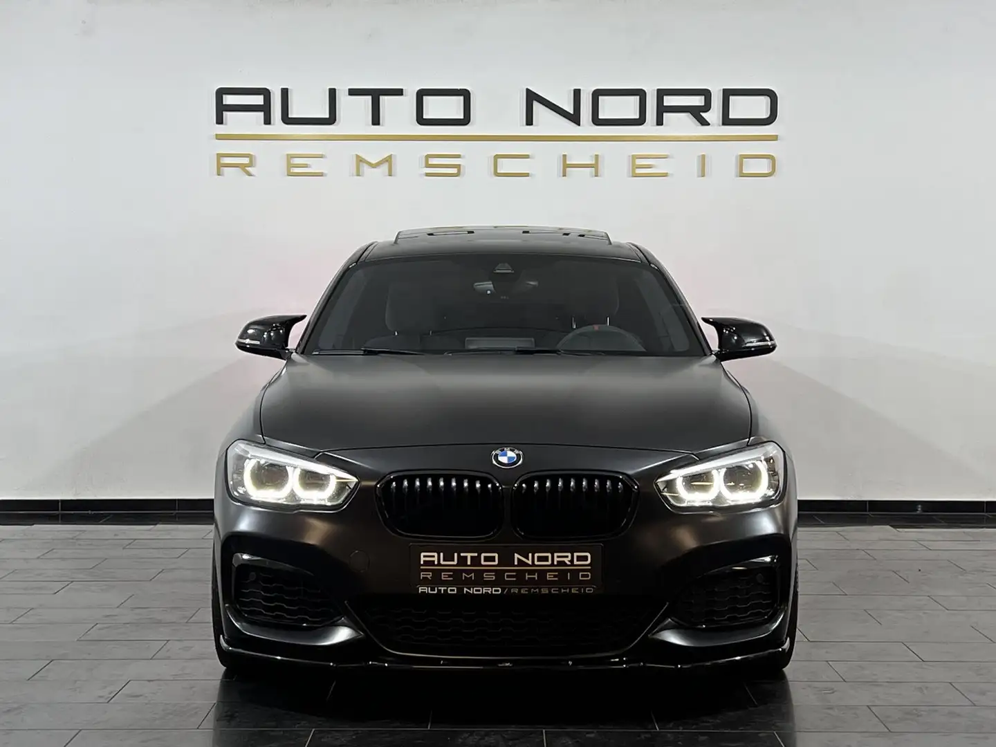 BMW 140 xDrive Special Edition*S.Dach*ohneOPF*LED Černá - 2