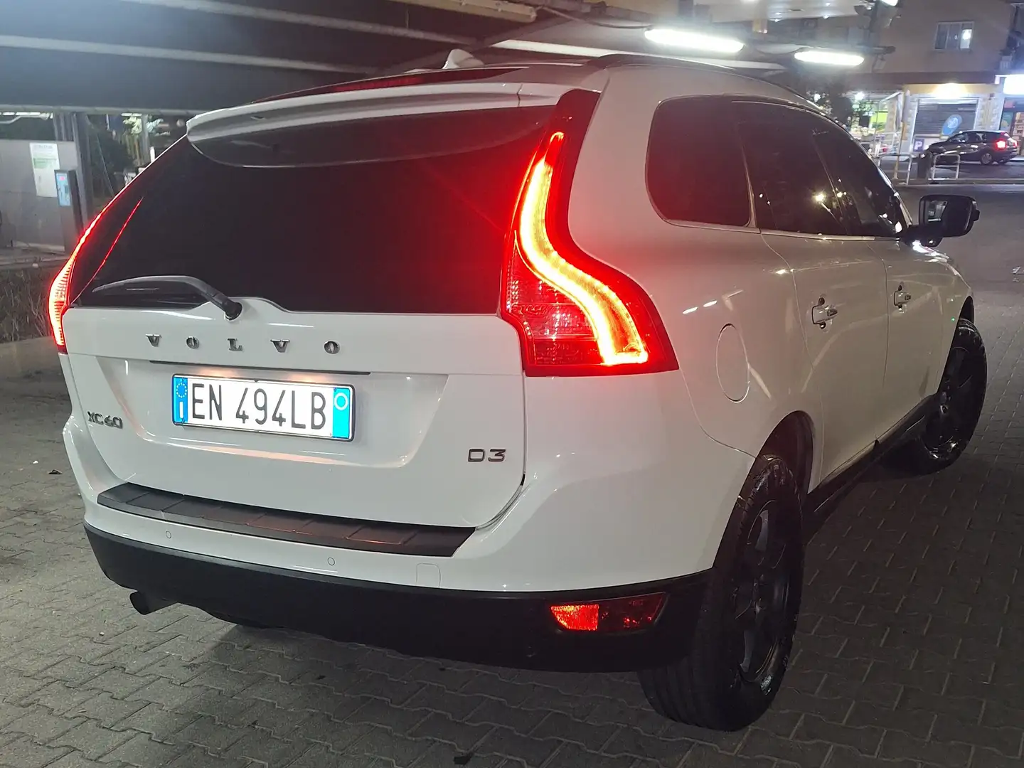 Volvo XC60 XC60 I 2008 2.0 d3 Kinetic 136cv geartronic Bianco - 1