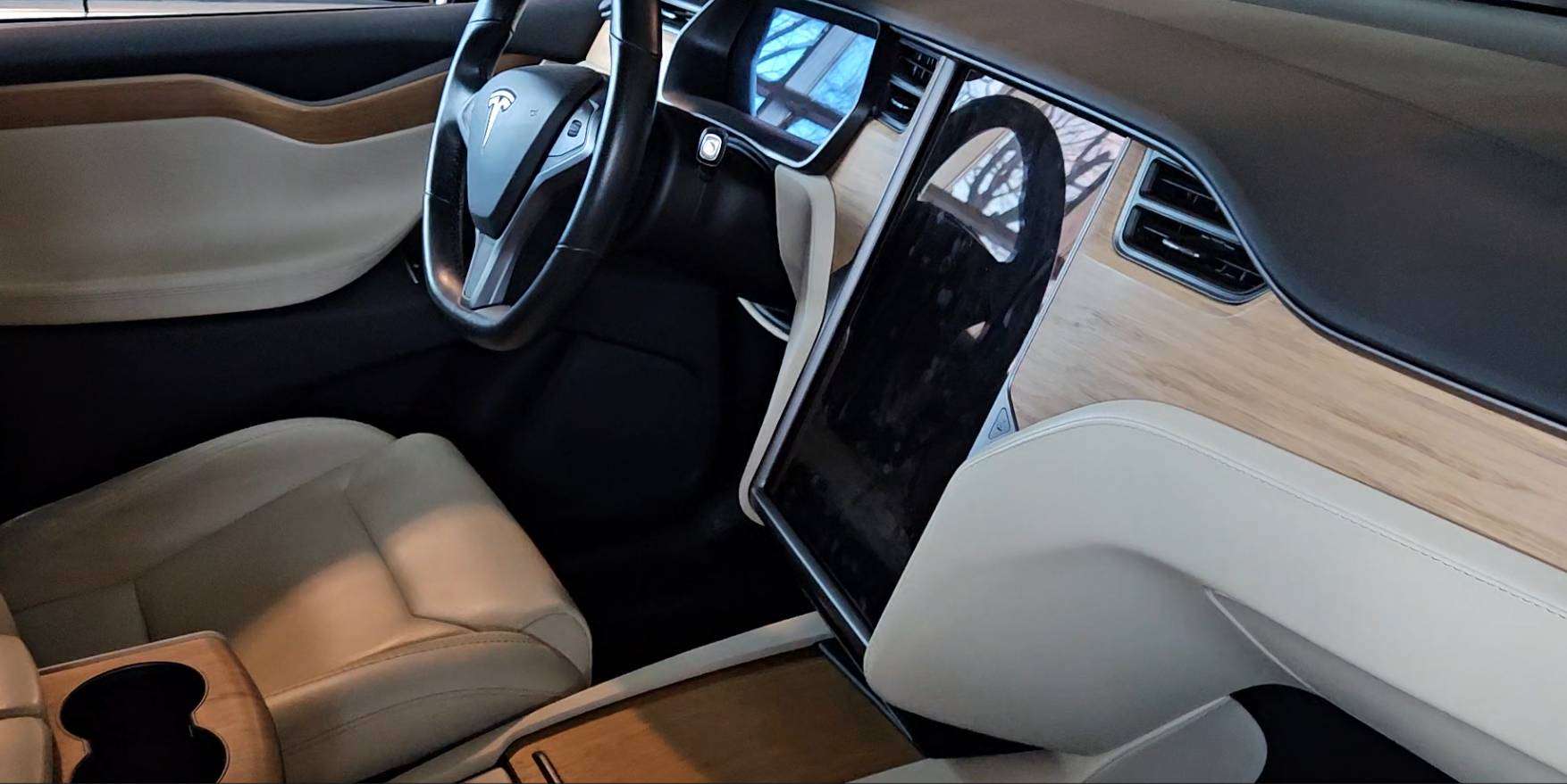 2019 Tesla Model X Long Range alt 4