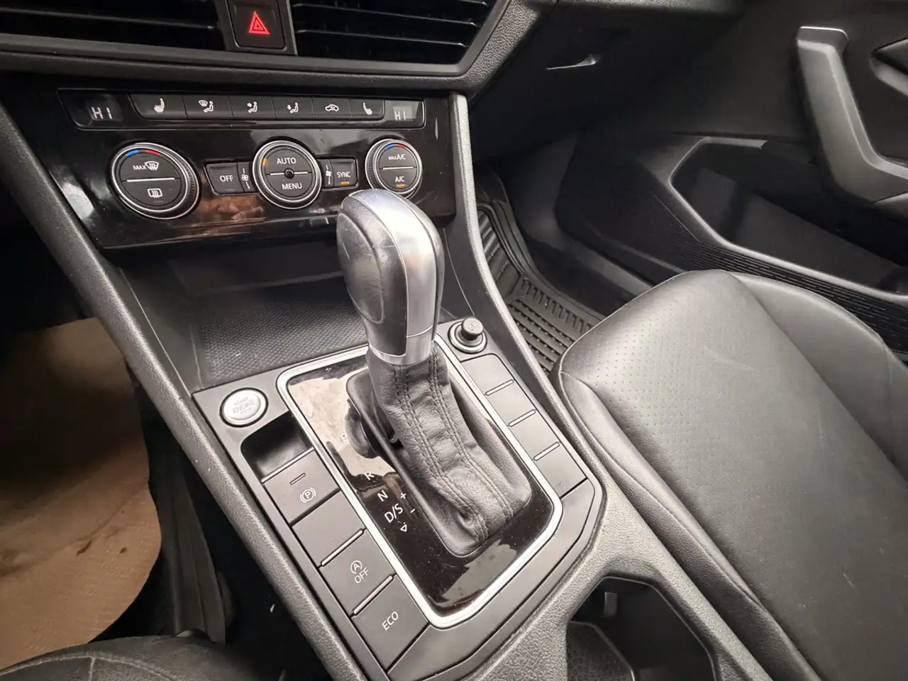 Volkswagen Jetta снимка Volkswagen Jetta